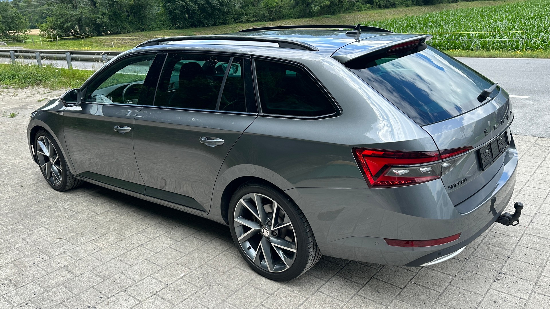 SKODA Superb Combi 2.0 TDi SportLine 4x4 DSG-image-5