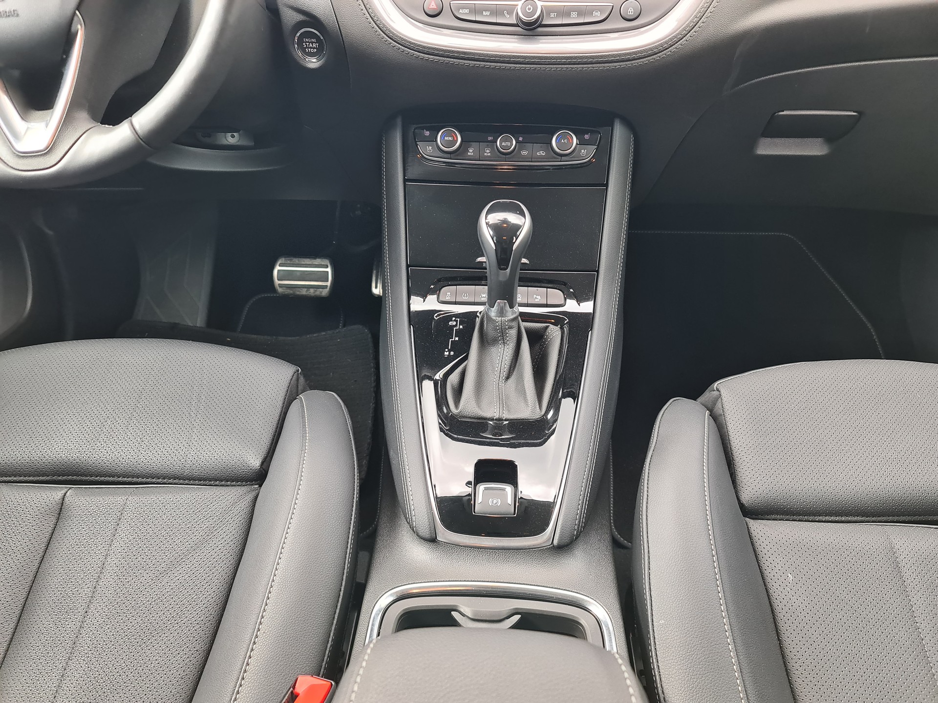 OPEL Grandland X 1.2i TP Ultimate Automatik-image-4