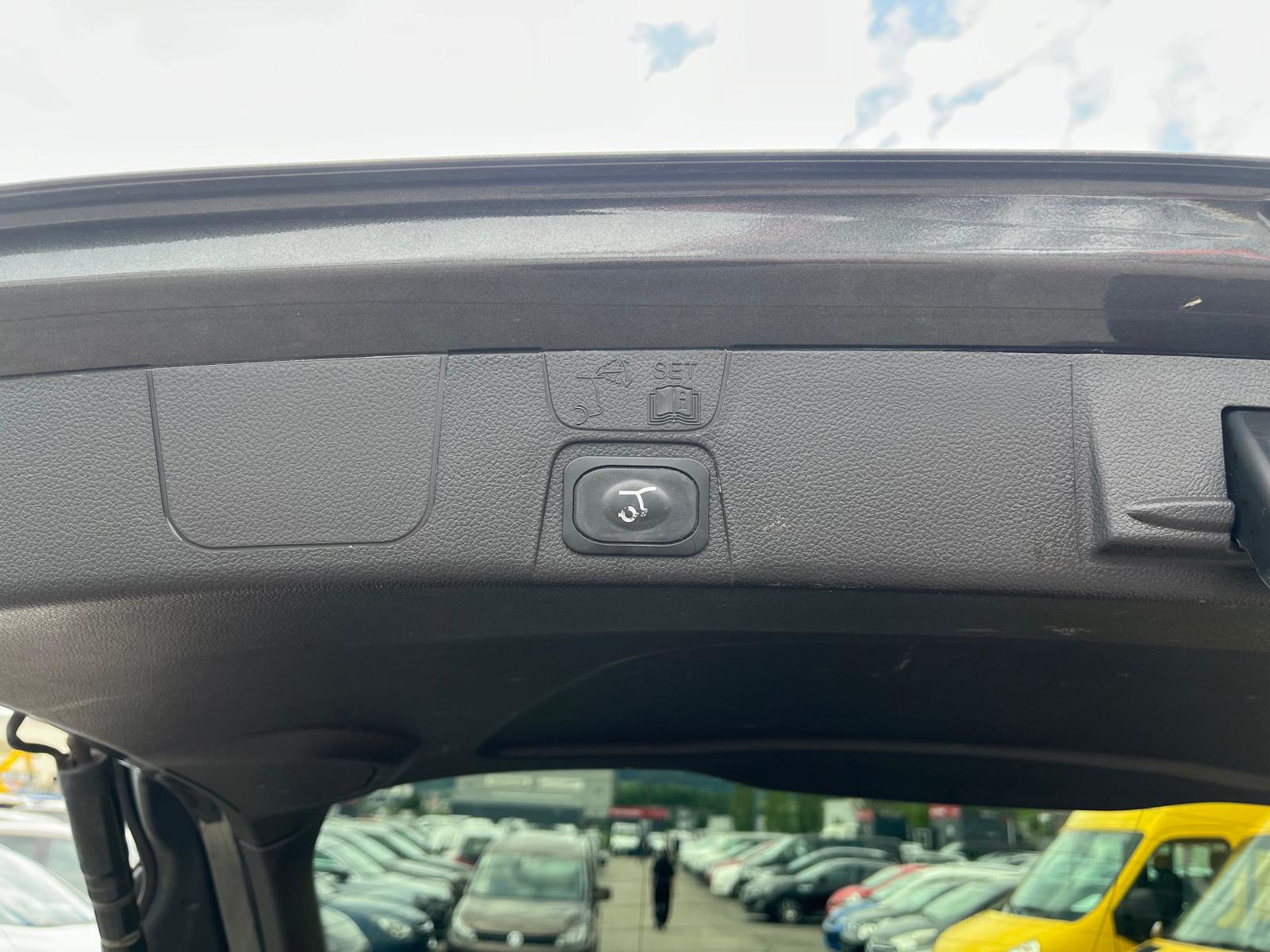 FORD C-Max 1.5 SCTi Titanium X Automat-image-12