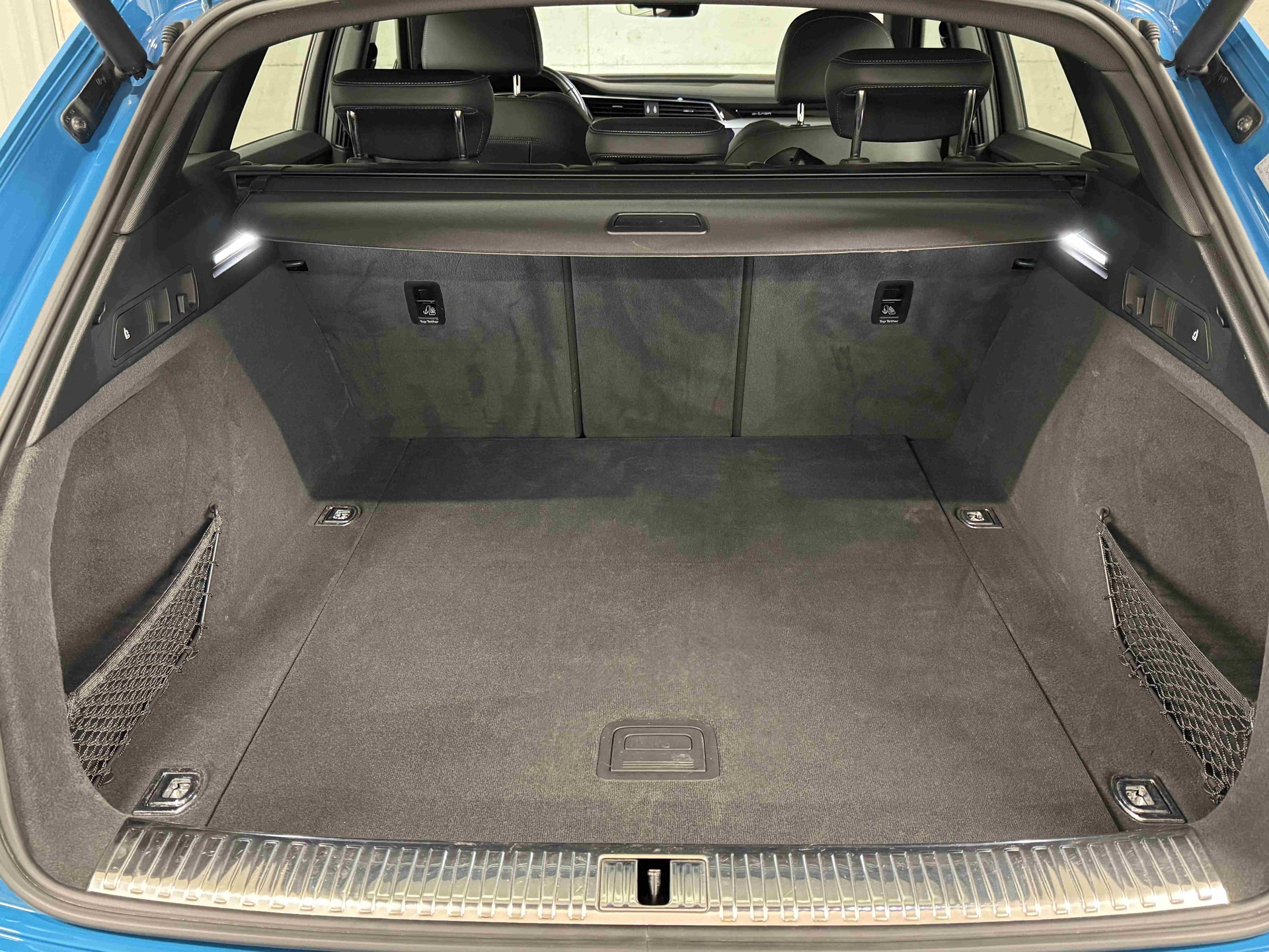 AUDI e-tron 55 Advanced quattro-image-13