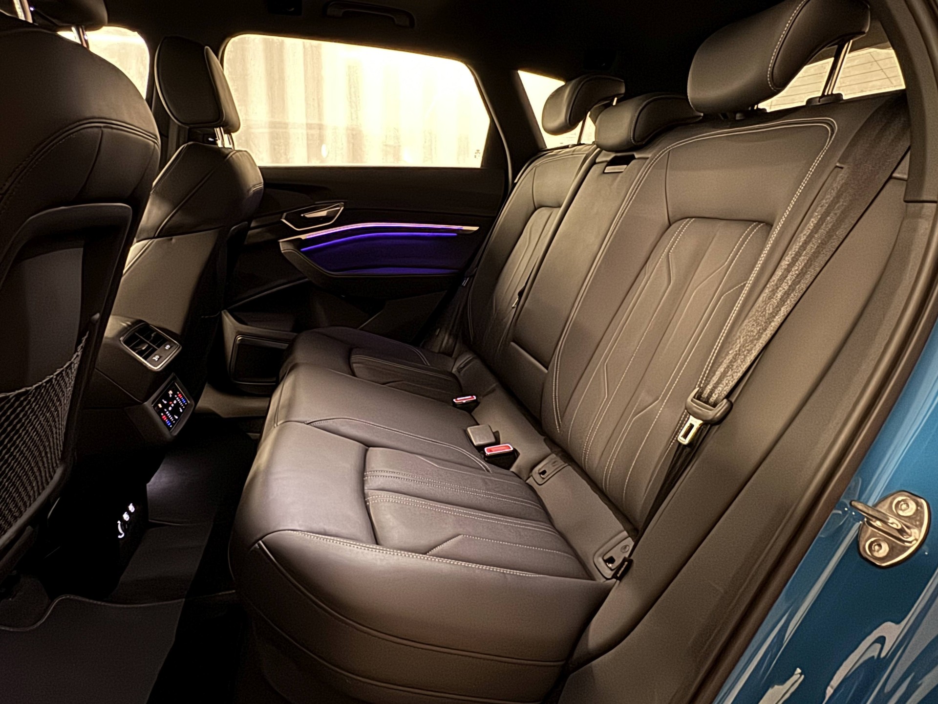 AUDI e-tron 55 Advanced quattro-image-10
