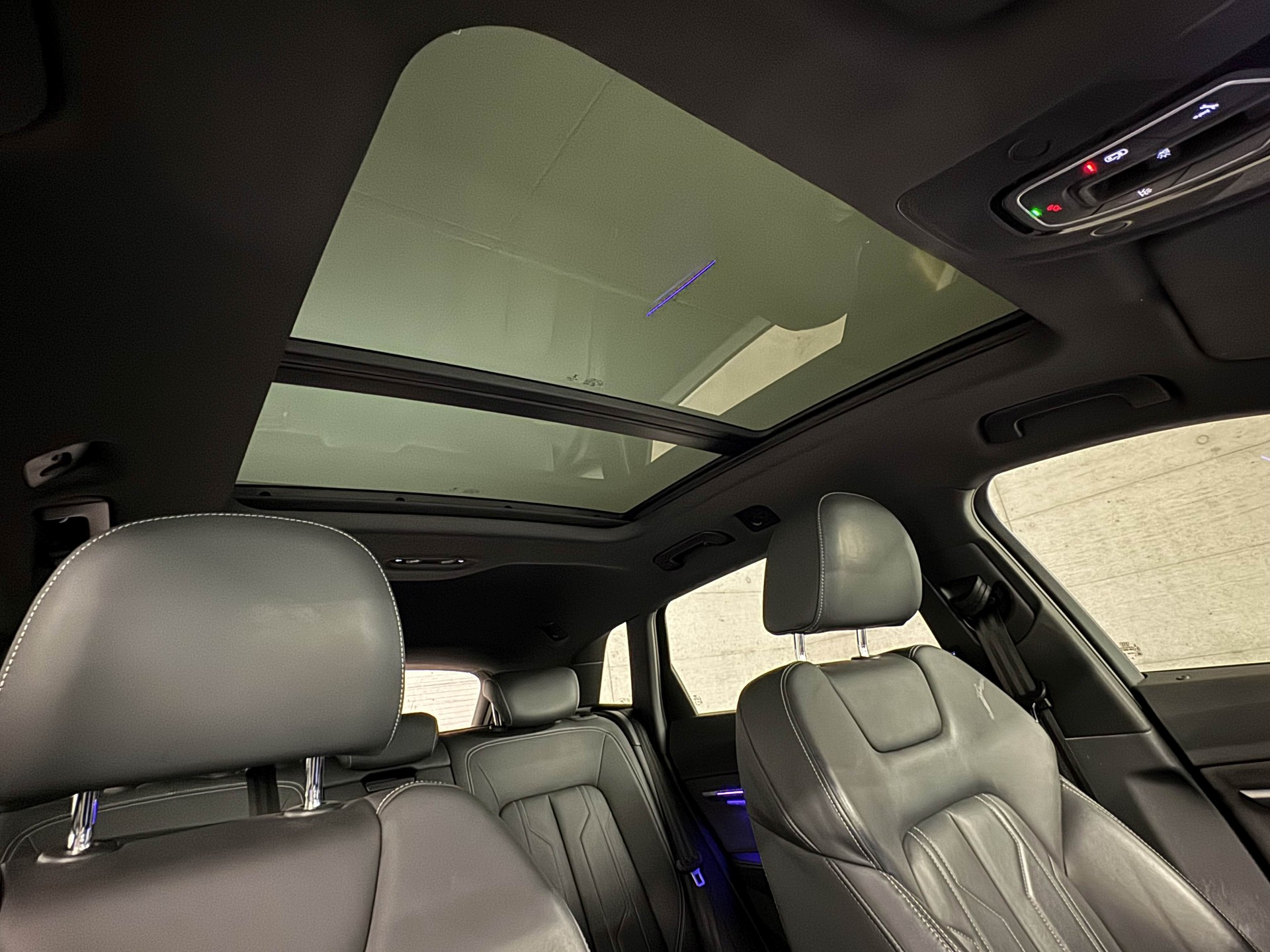 AUDI e-tron 55 Advanced quattro-image-12