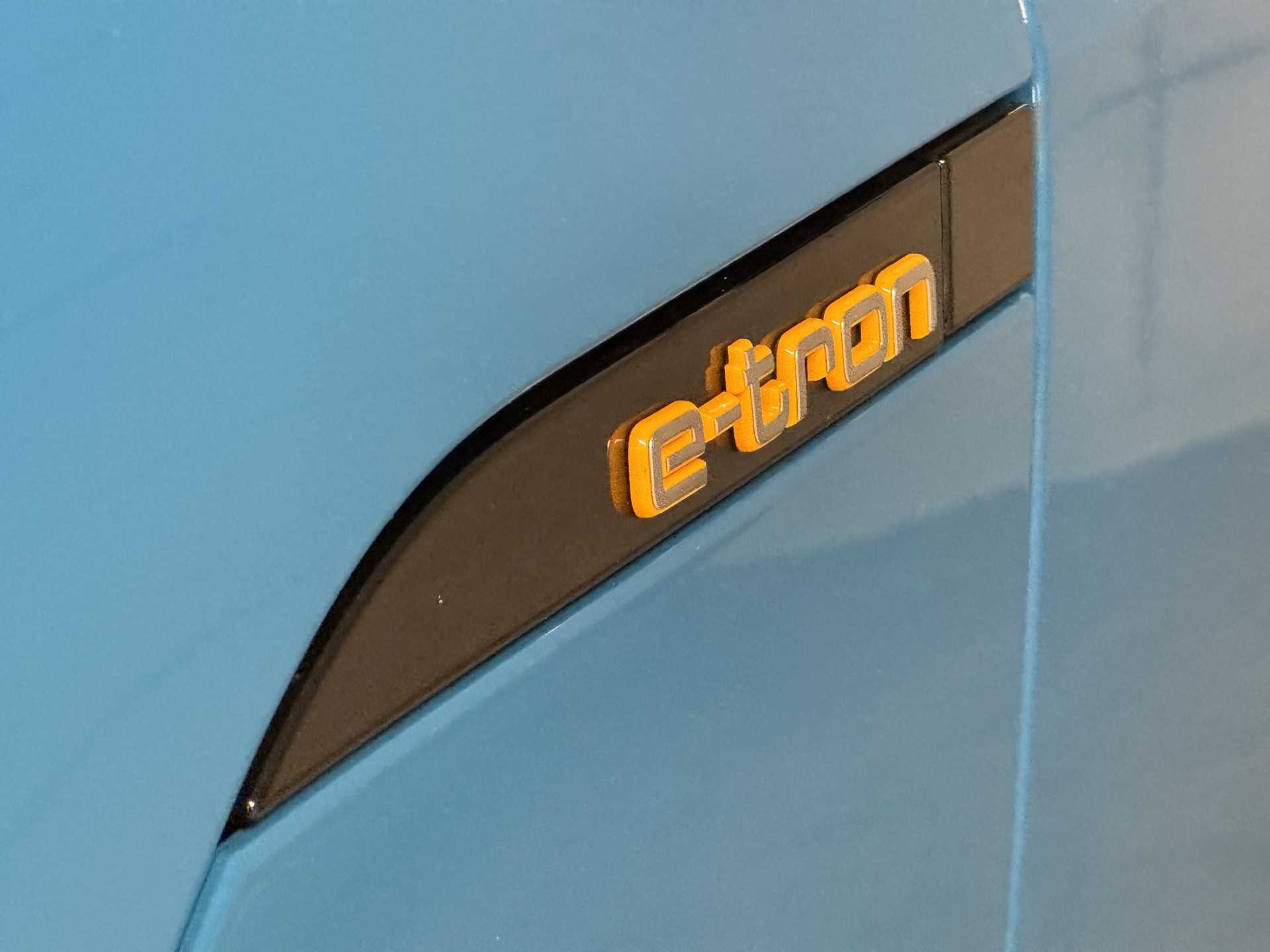AUDI e-tron 55 Advanced quattro-image-6