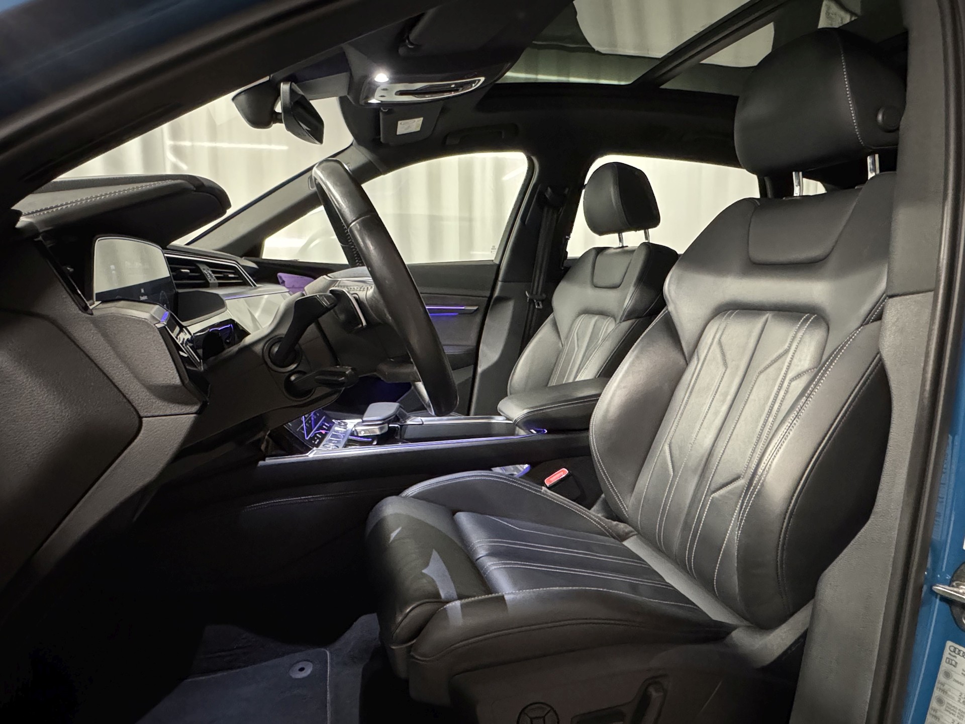 AUDI e-tron 55 Advanced quattro-image-7