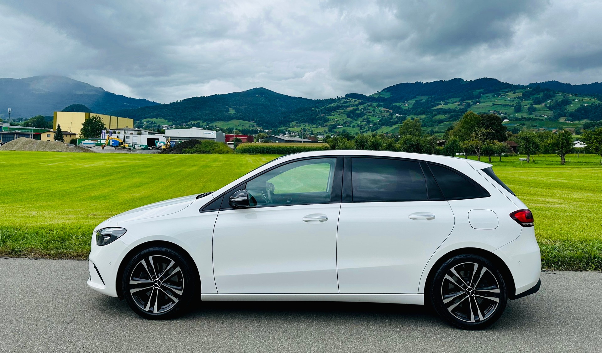 MERCEDES-BENZ B 250 4Matic Progressive-showroom-element-1