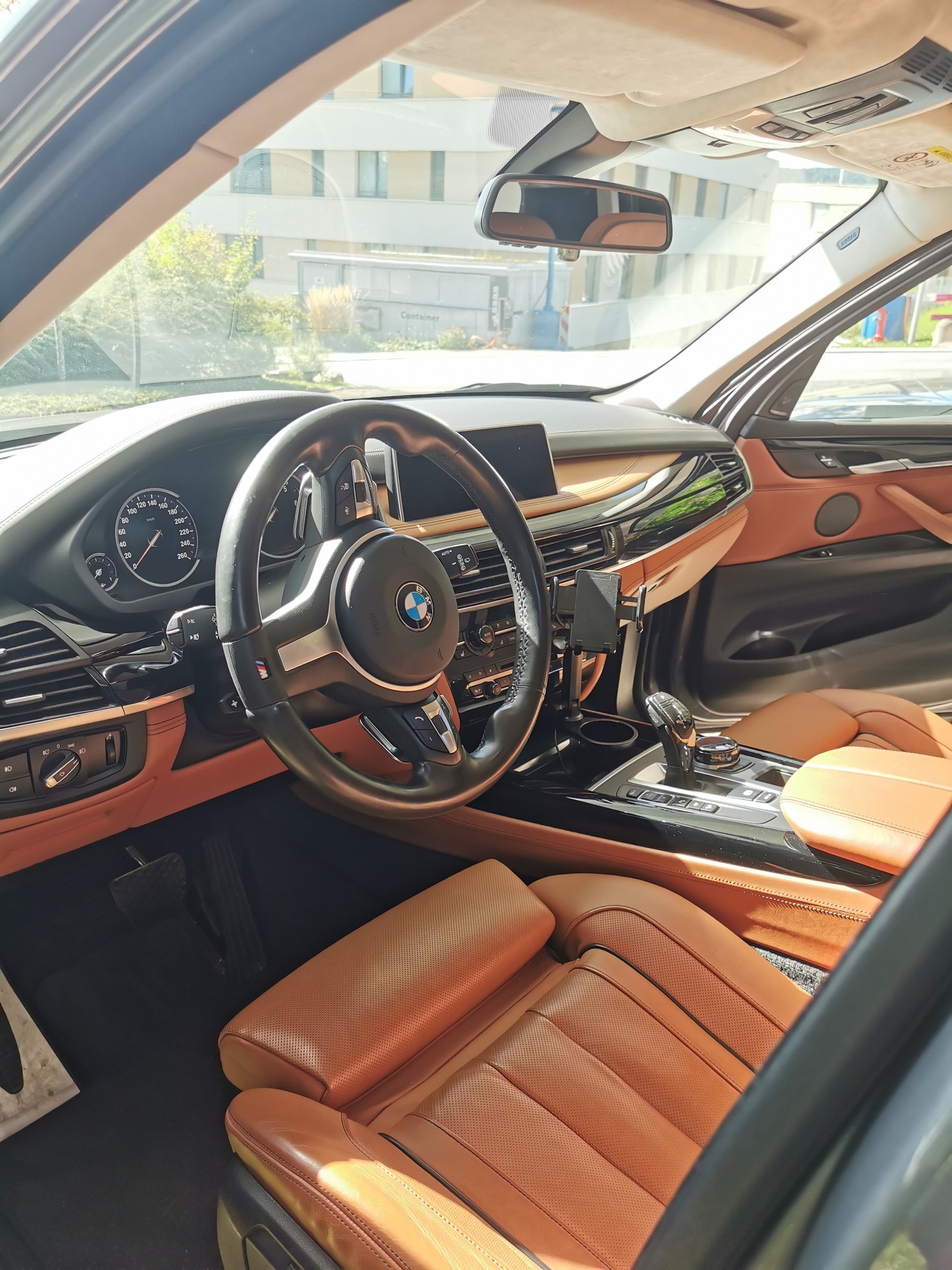 BMW X5 xDrive 50i Pure M Sport Plus Steptronic-image-9