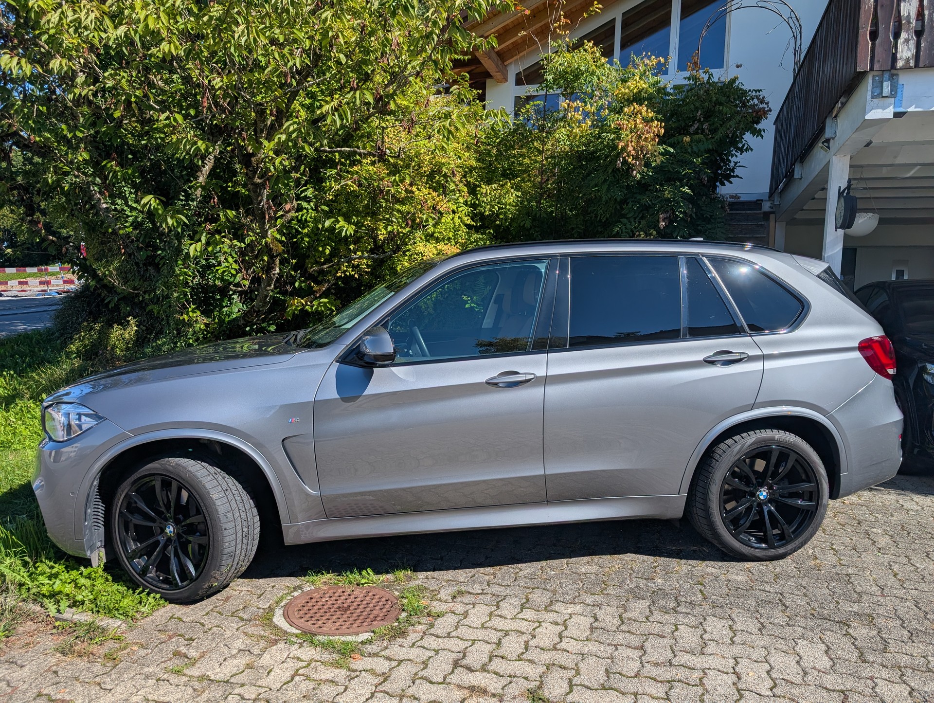 BMW X5 xDrive 50i Pure M Sport Plus Steptronic-image-4