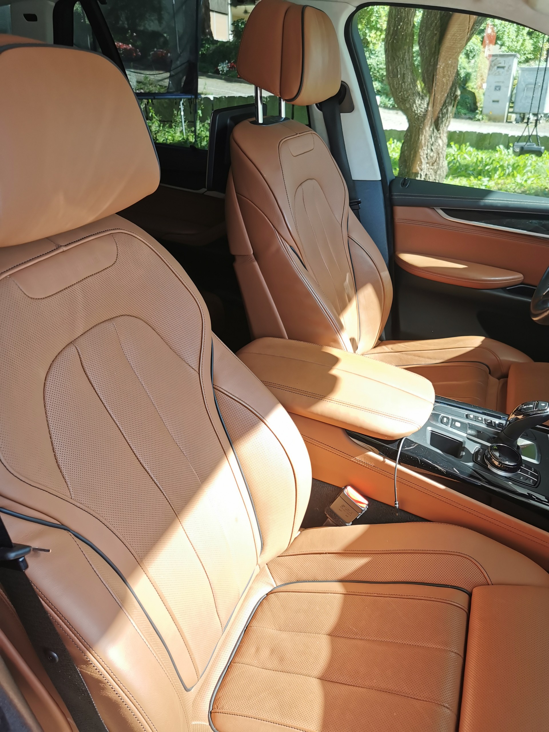 BMW X5 xDrive 50i Pure M Sport Plus Steptronic-image-12