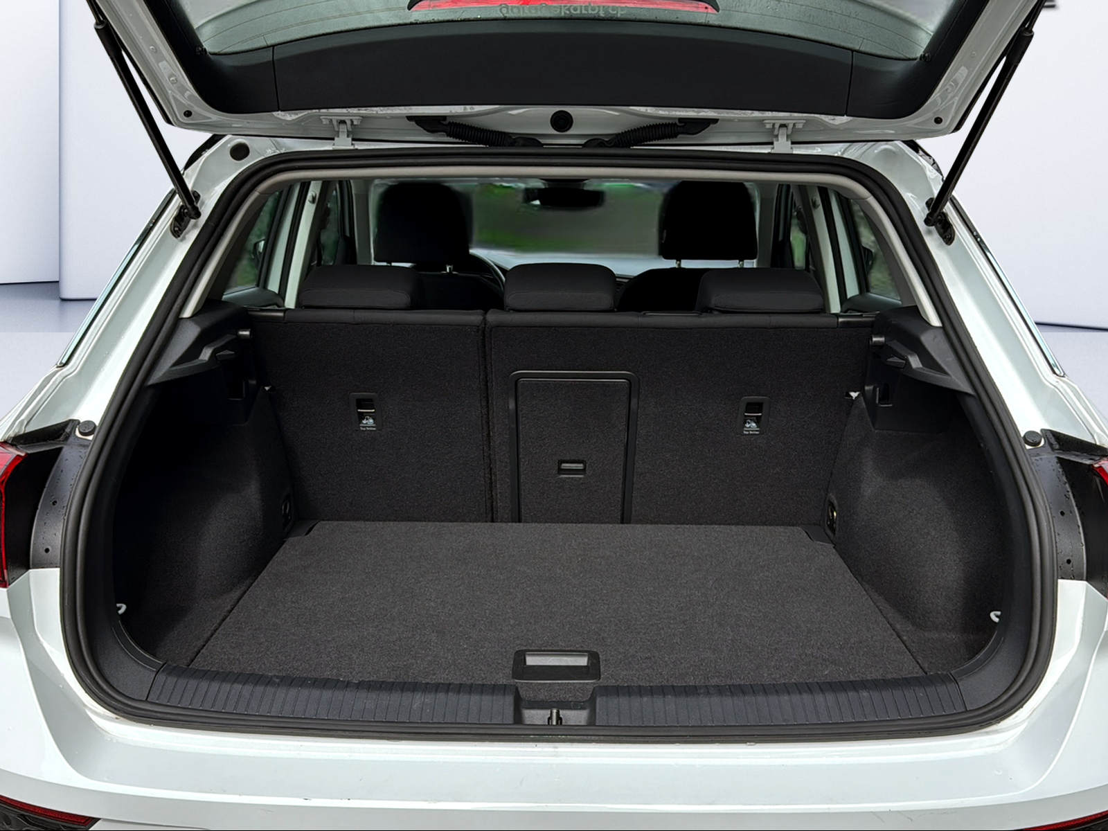 VW T-Roc 1.5 TSI EVO Advance-image-8