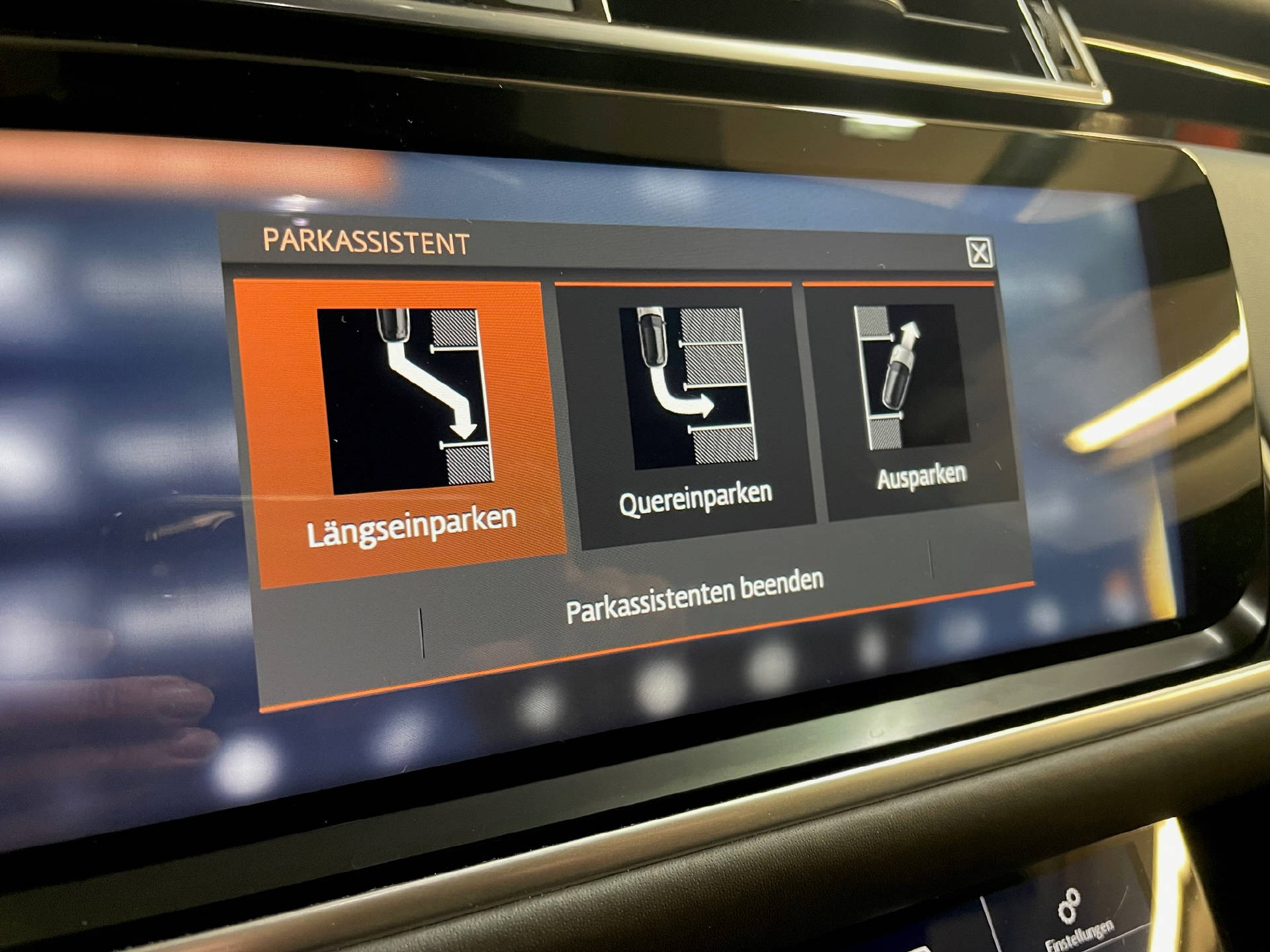 LAND ROVER Range Rover Velar 2.0 T P300 SE-image-10