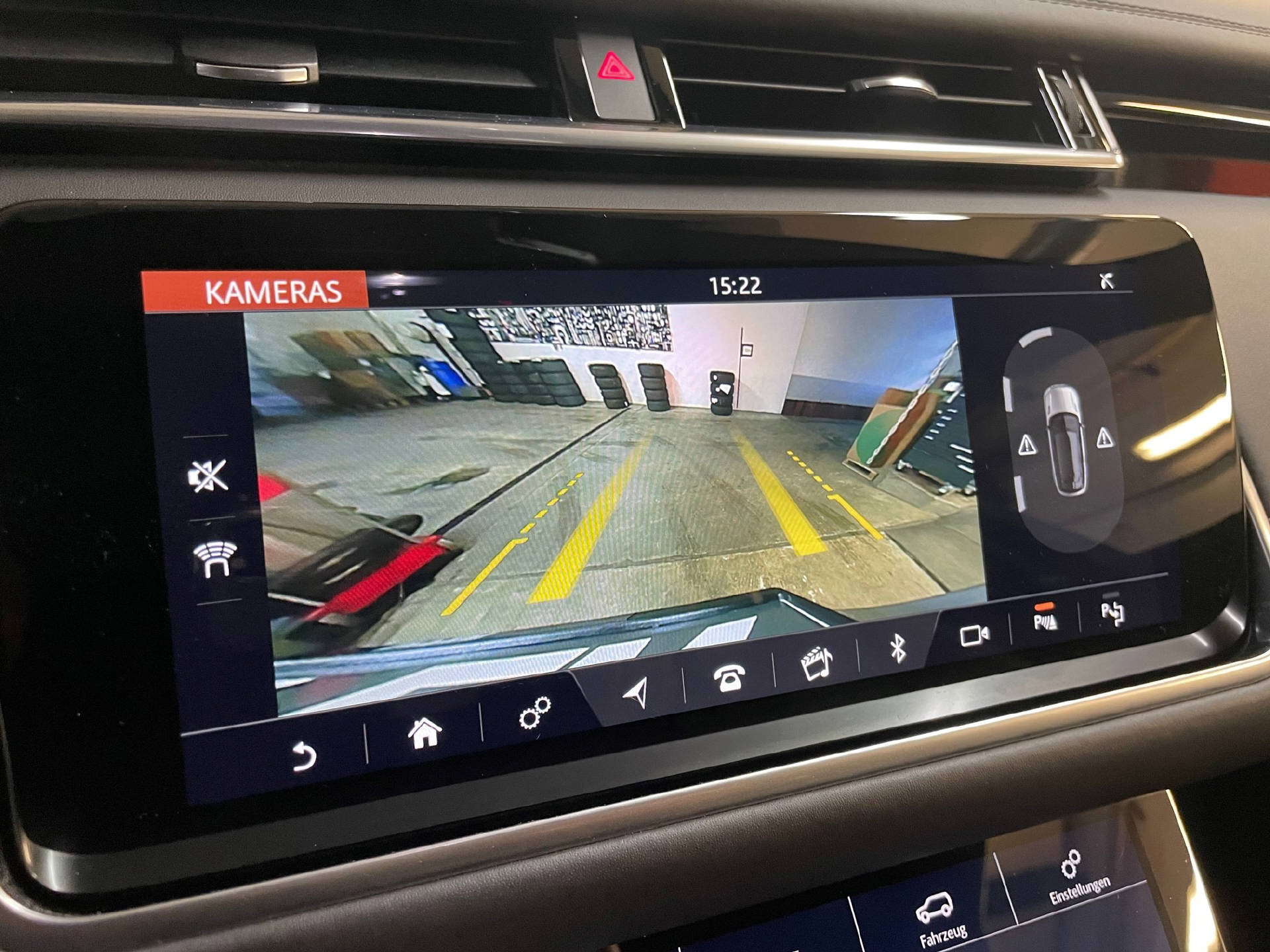 LAND ROVER Range Rover Velar 2.0 T P300 SE-image-9