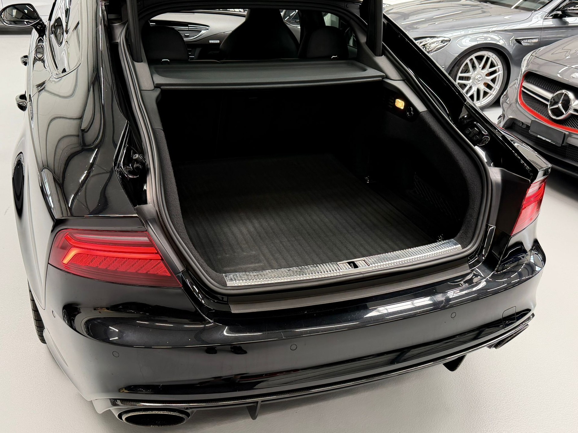 AUDI RS7 Sportback 4.0 TFSI V8 quattro S-tronic-image-26