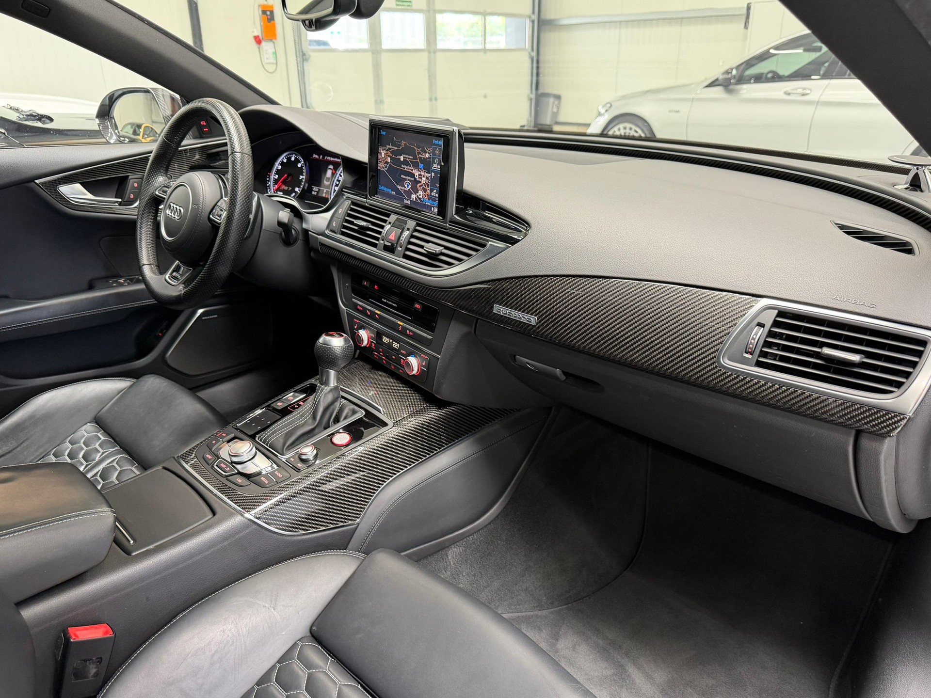 AUDI RS7 Sportback 4.0 TFSI V8 quattro S-tronic-image-28