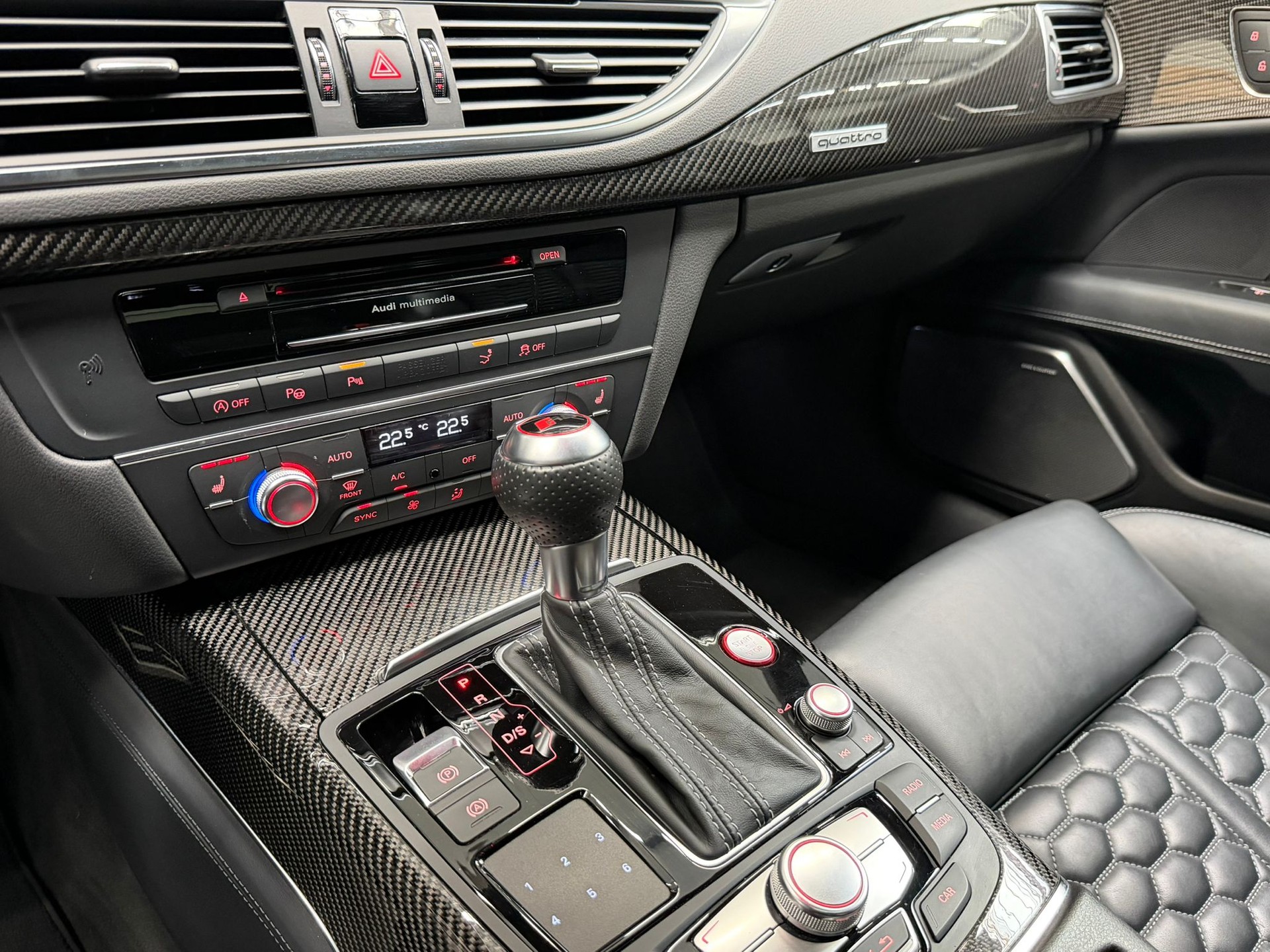 AUDI RS7 Sportback 4.0 TFSI V8 quattro S-tronic-image-19