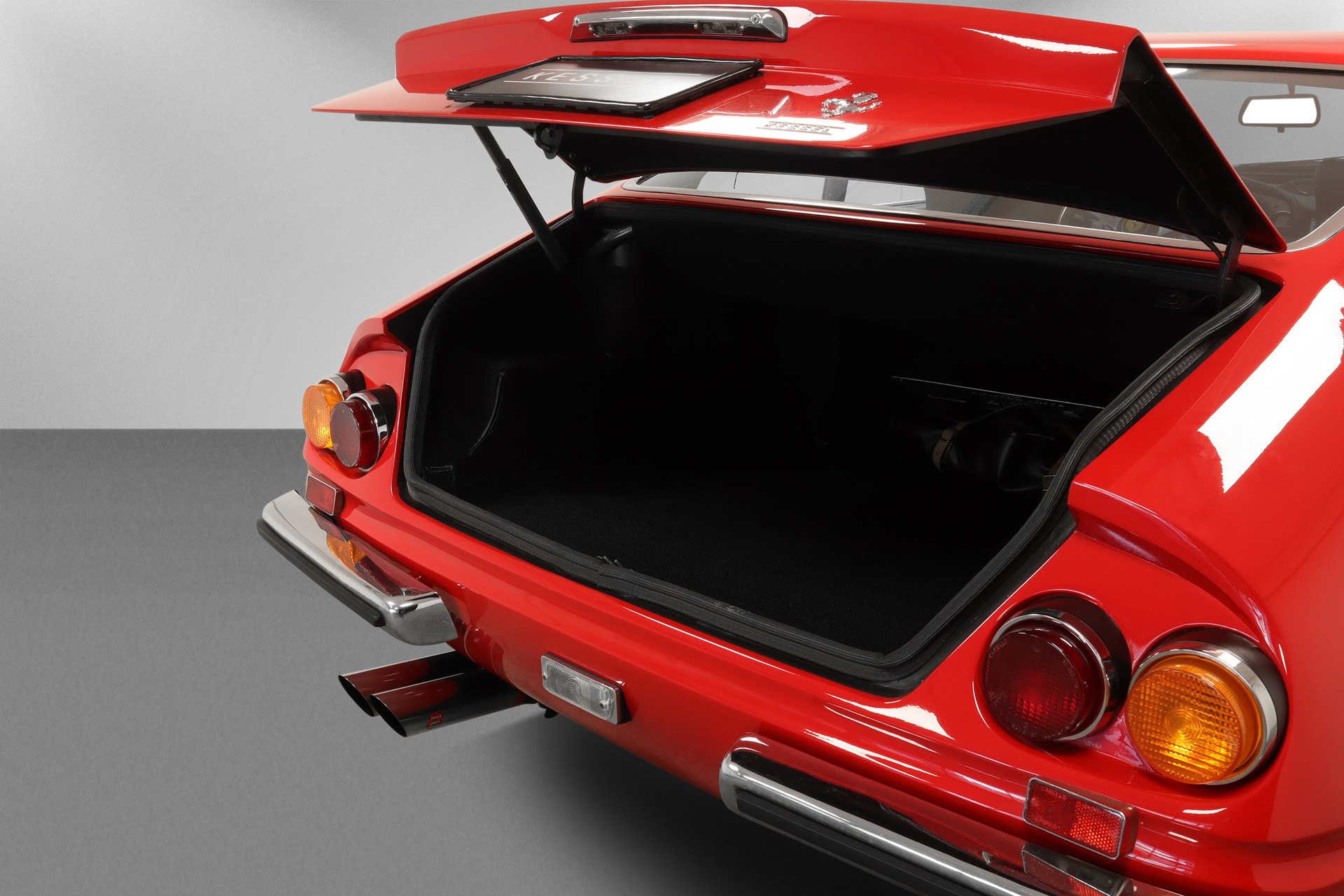 FERRARI 365 GTB/4 Daytona-image-13
