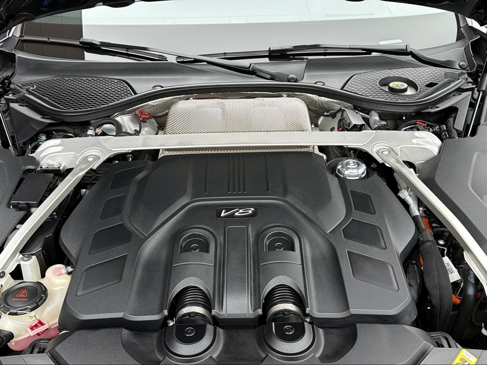 BENTLEY Continental GT Azure V8 Hybrid-image-10