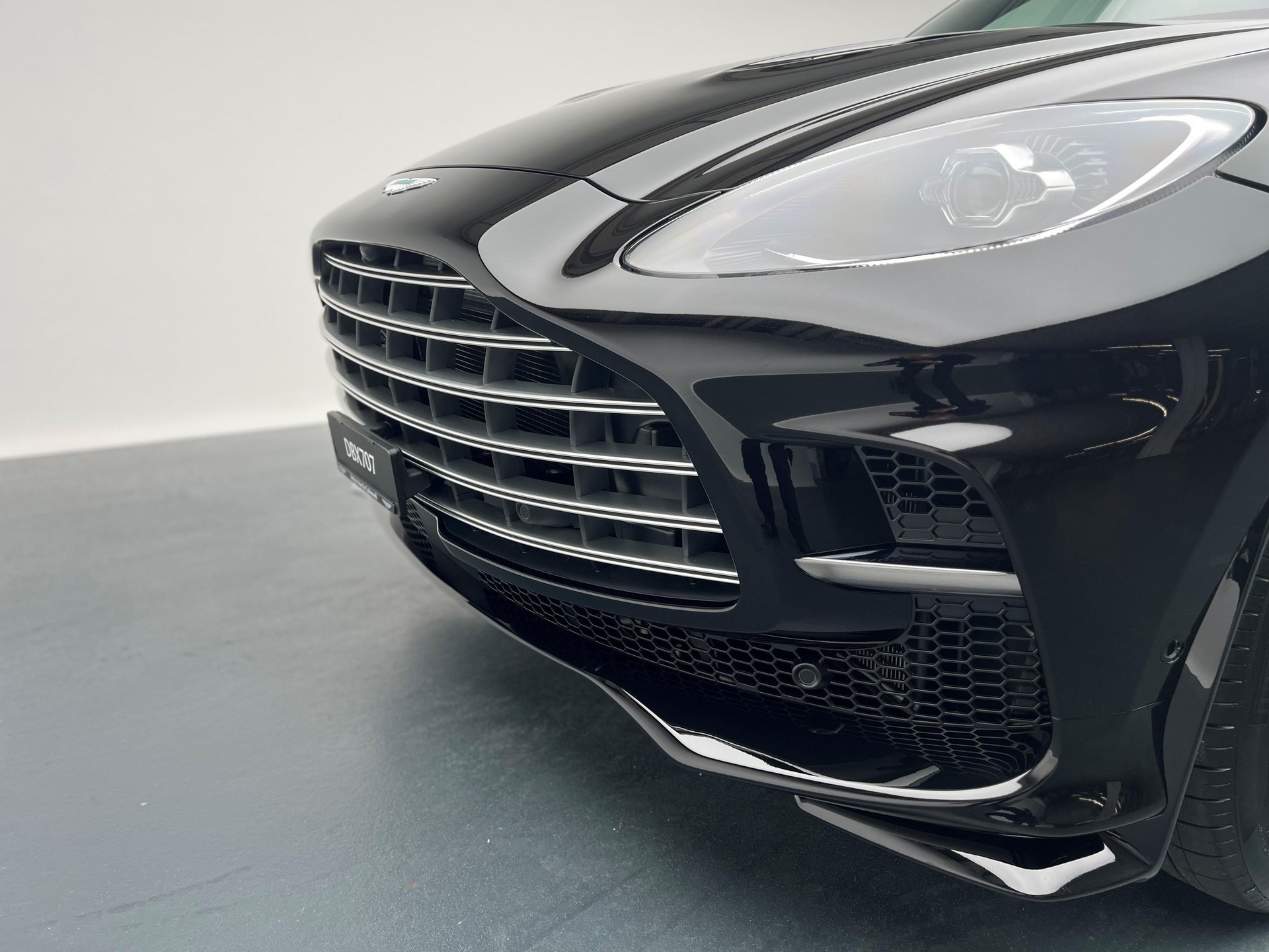 ASTON MARTIN DBX 707 4.0 V8 Bi-Turbo-image-18