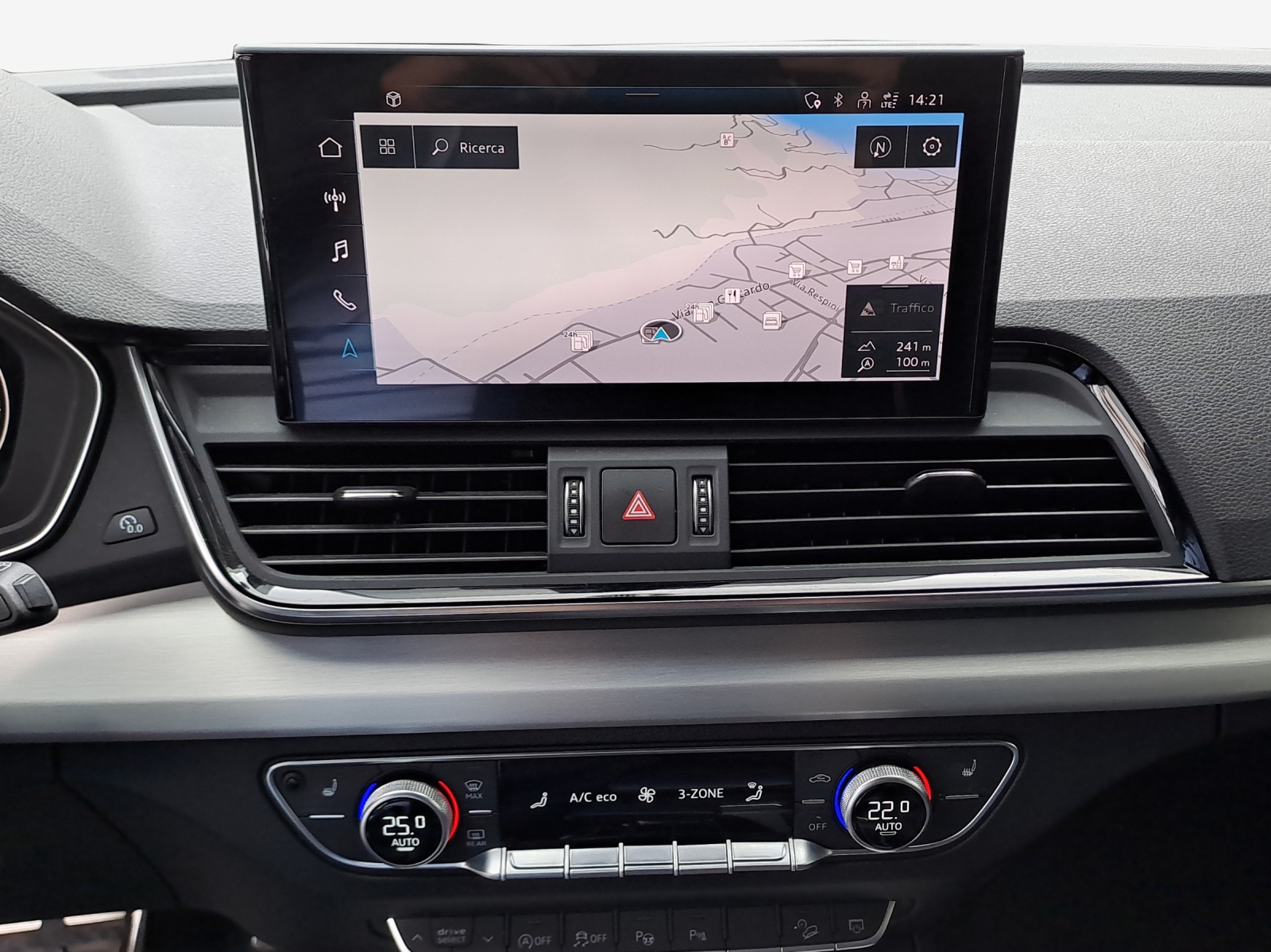 AUDI Q5 Sportback 40 TDI Blackedition quattro S-tronic-image-10