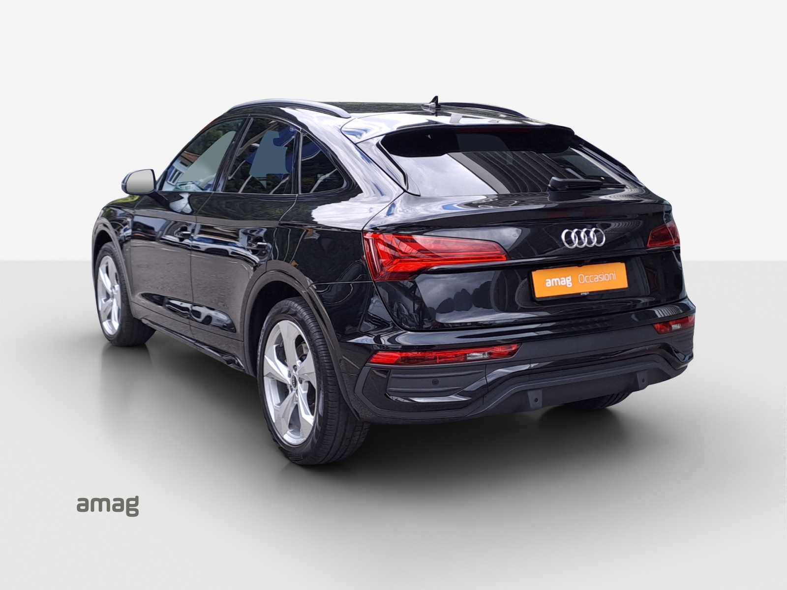 AUDI Q5 Sportback 40 TDI Blackedition quattro S-tronic-image-2