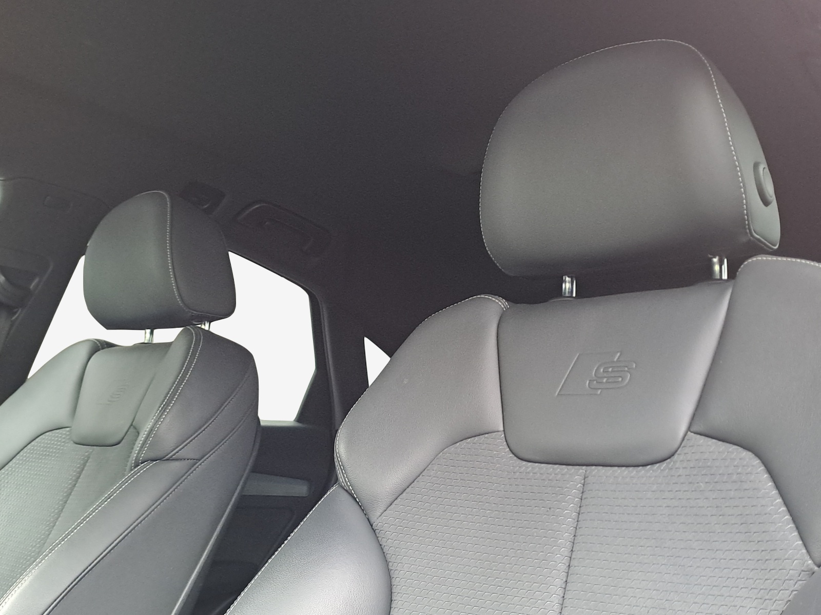 AUDI Q5 Sportback 40 TDI Blackedition quattro S-tronic-image-14