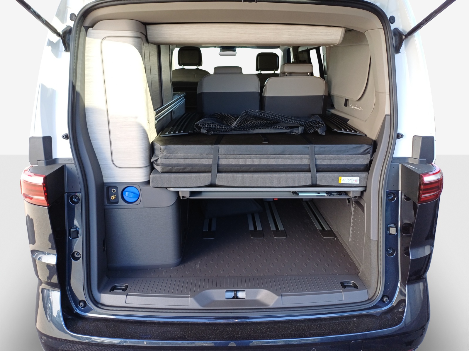 VW California 2.0 TDI Ocean Liberty-image-12