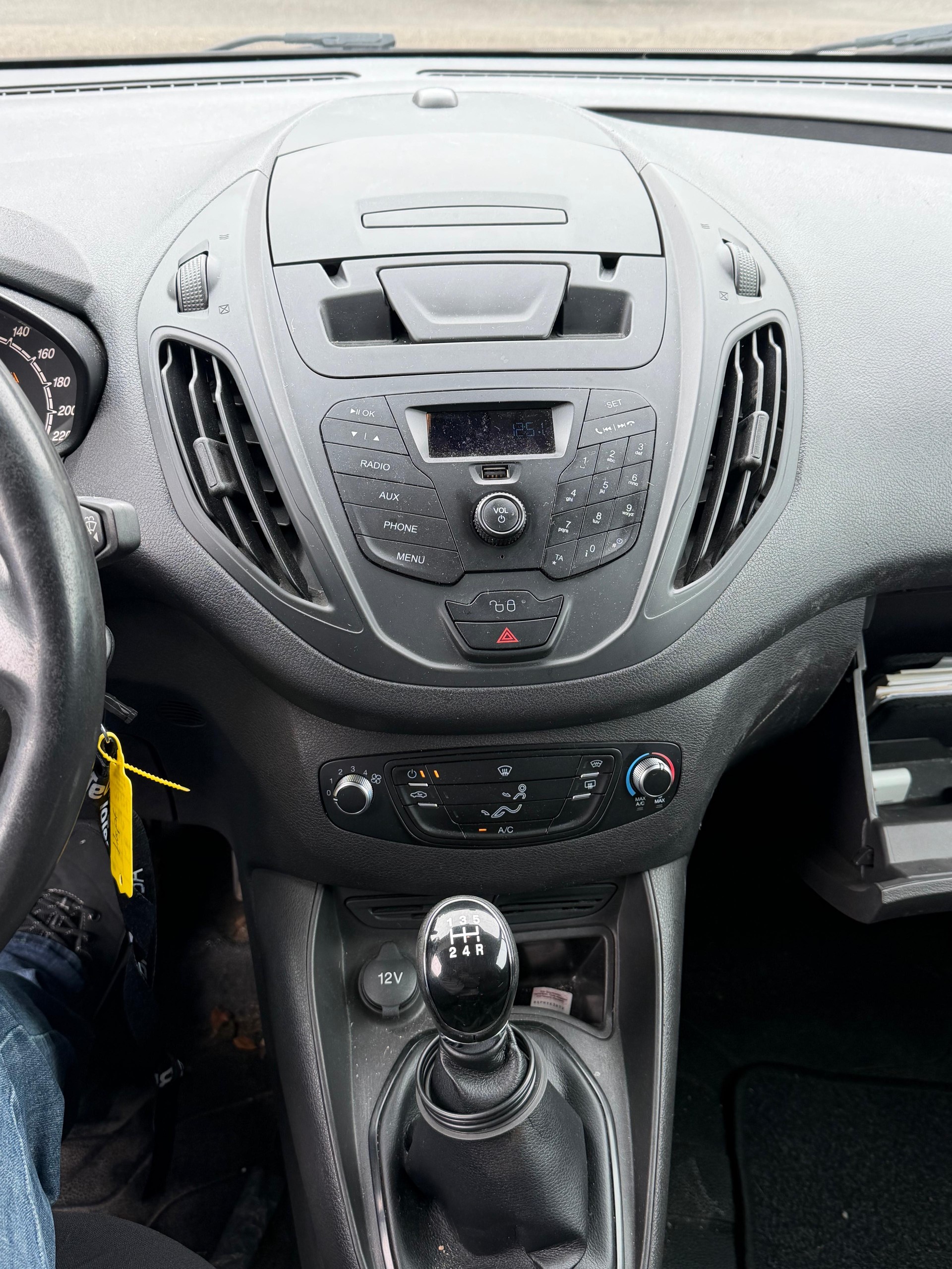 FORD Transit Courier Van 1.0 EcoBoost Ambiente-image-11