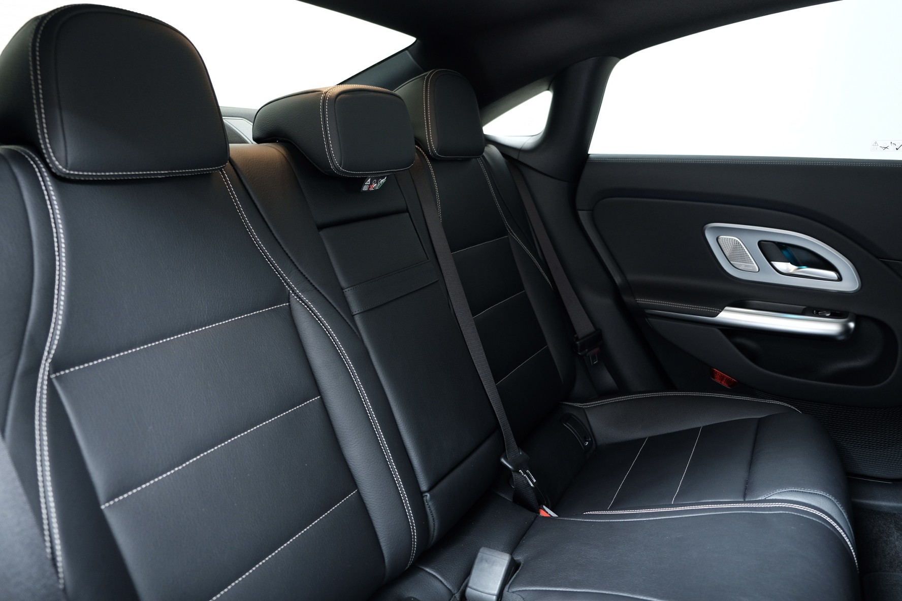 MERCEDES-BENZ CLA 220 8G-DCT 4Matic-image-10