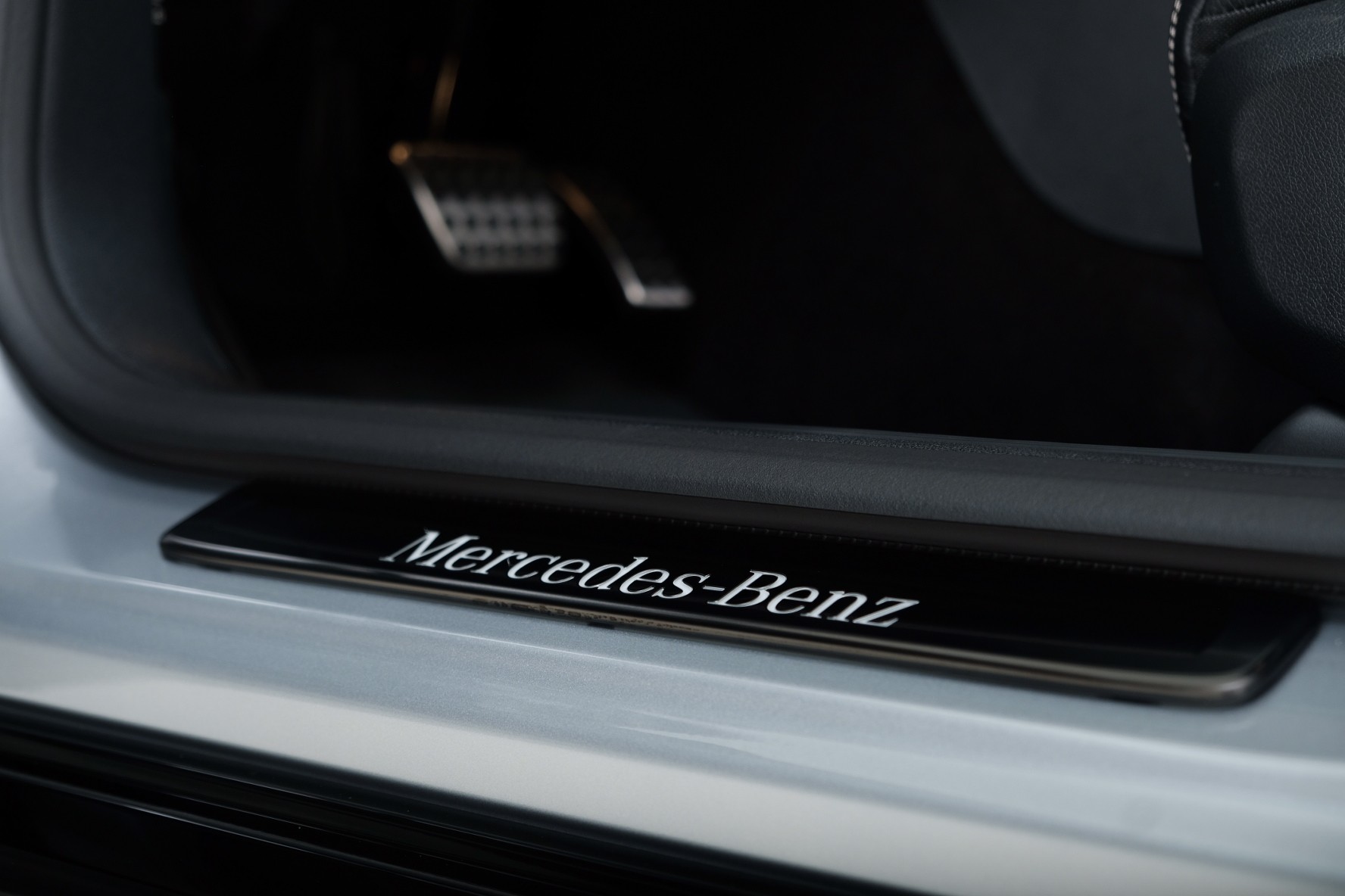 MERCEDES-BENZ CLA 220 8G-DCT 4Matic-image-17