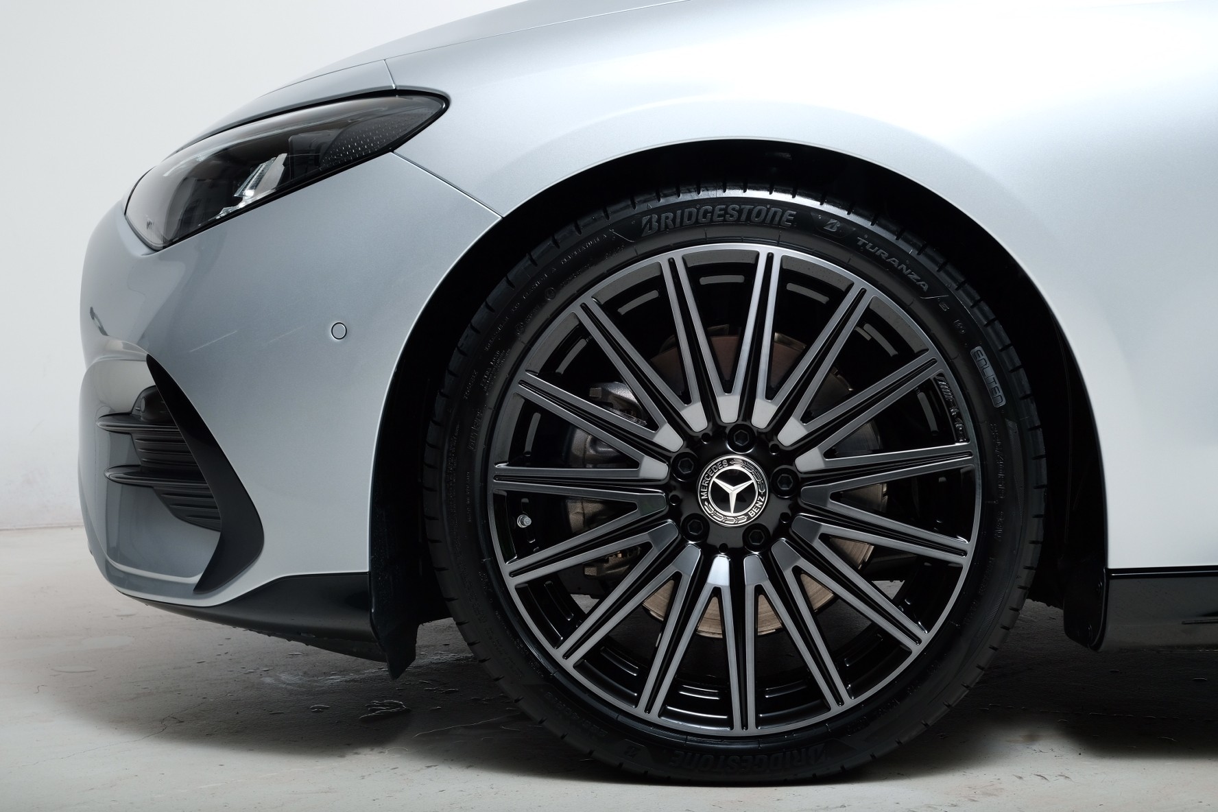 MERCEDES-BENZ CLA 220 8G-DCT 4Matic-image-2