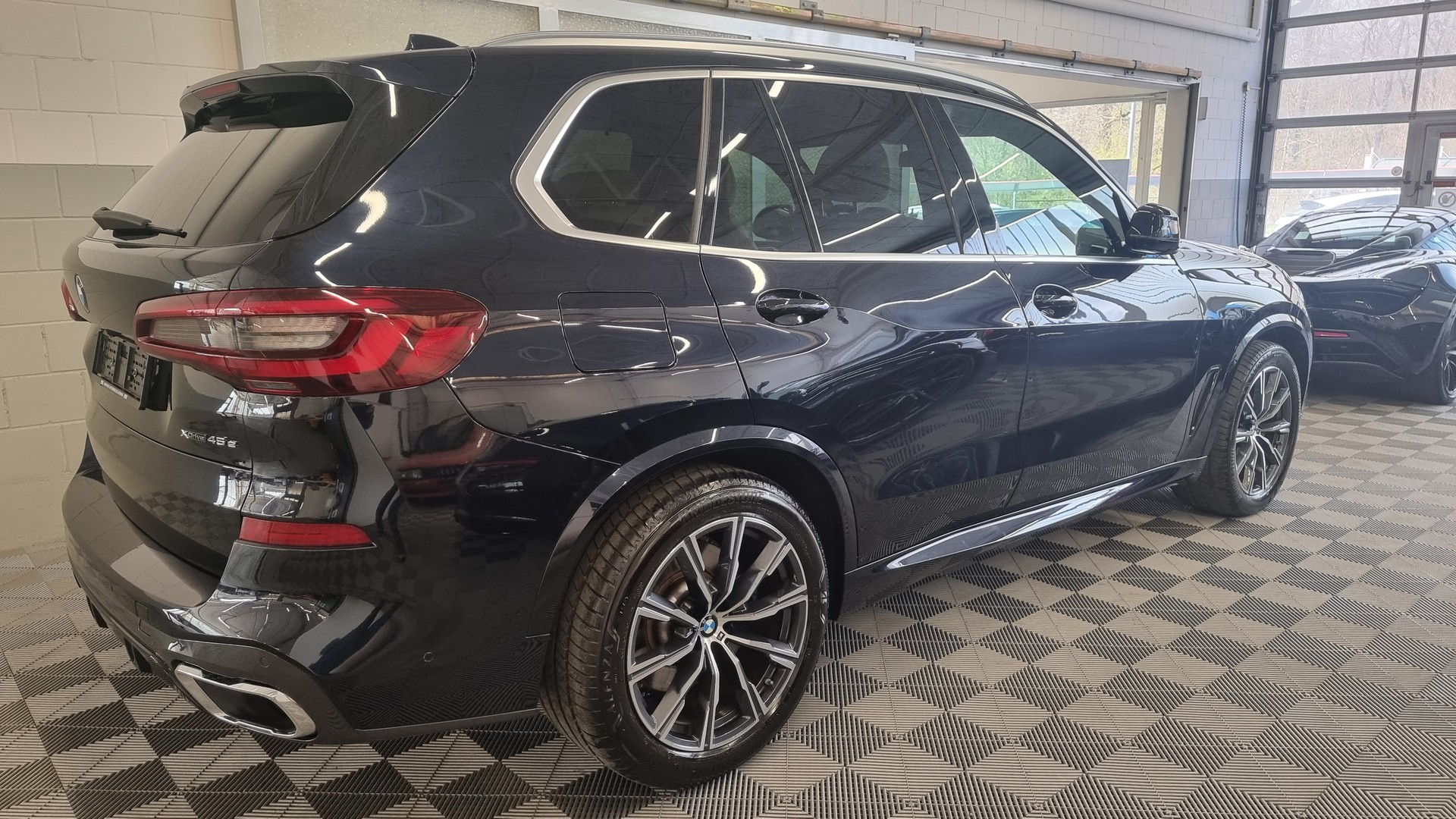 BMW X5 xDrive45e M Sport Steptronic-image-2