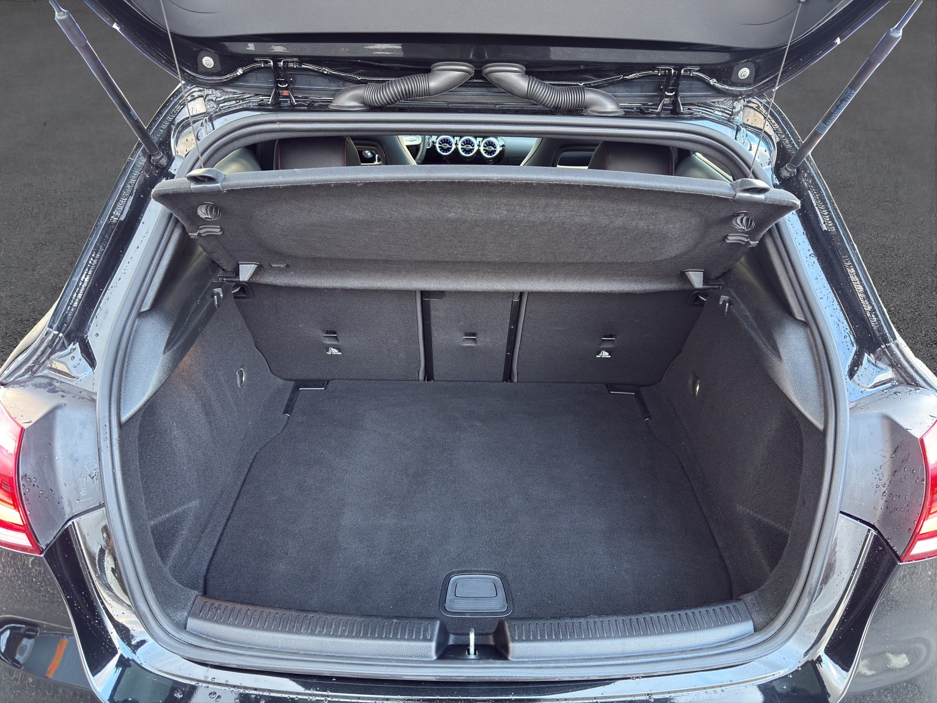 MERCEDES-BENZ A 35 AMG 4matic-image-14