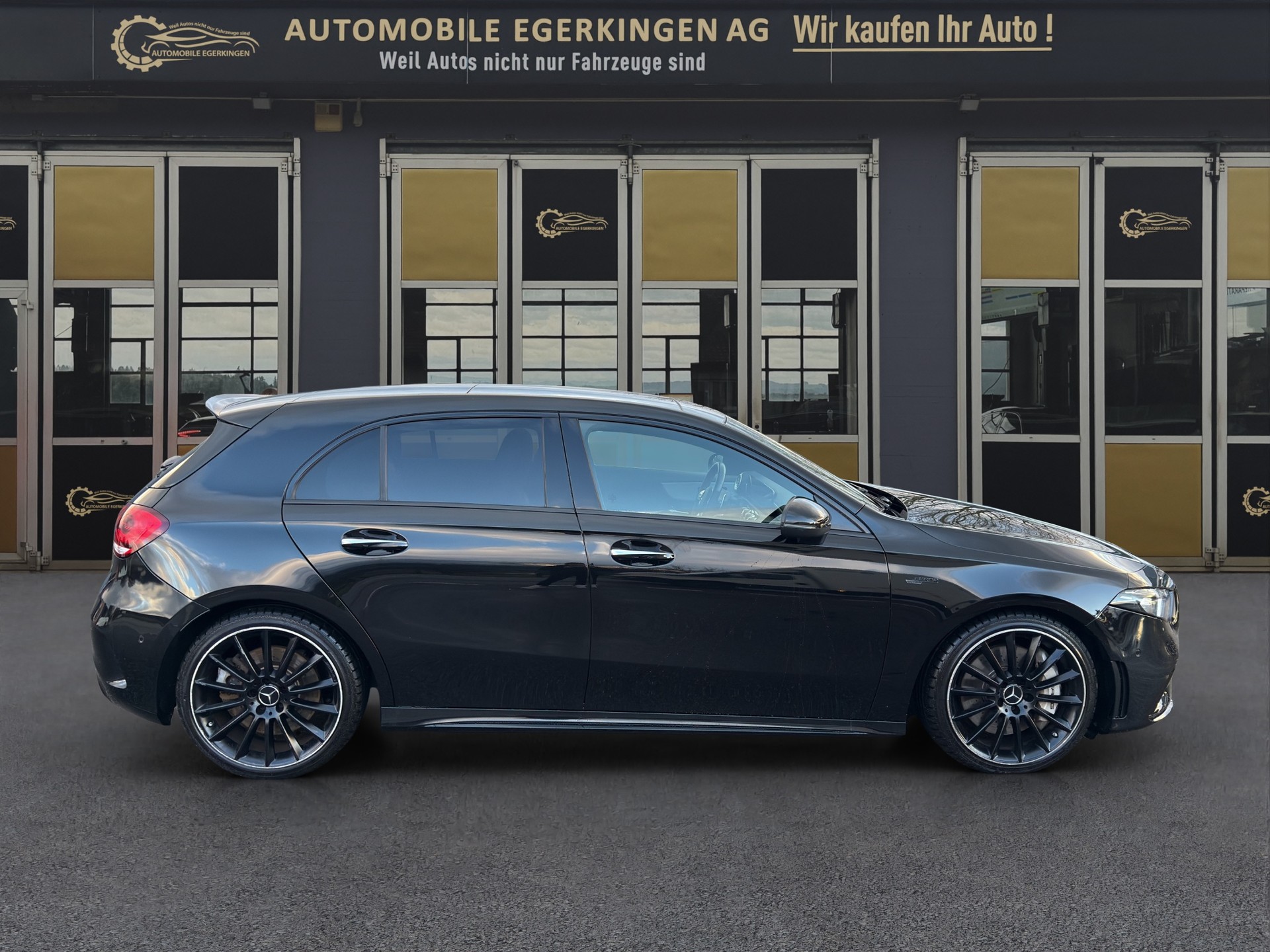 MERCEDES-BENZ A 35 AMG 4matic-image-3