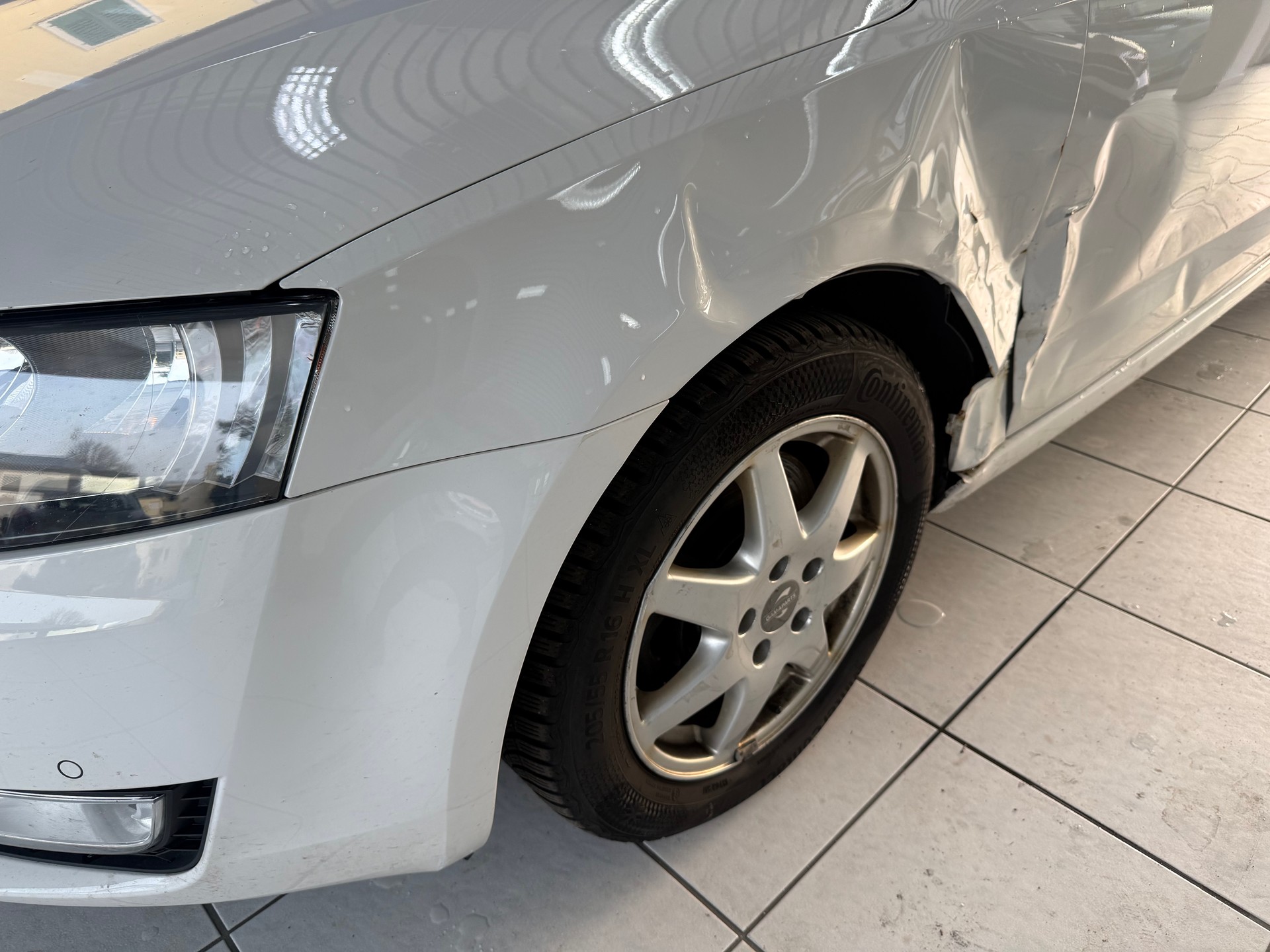 SKODA Octavia Combi 1.8 TSI Ambition 4x4 DSG-image-16