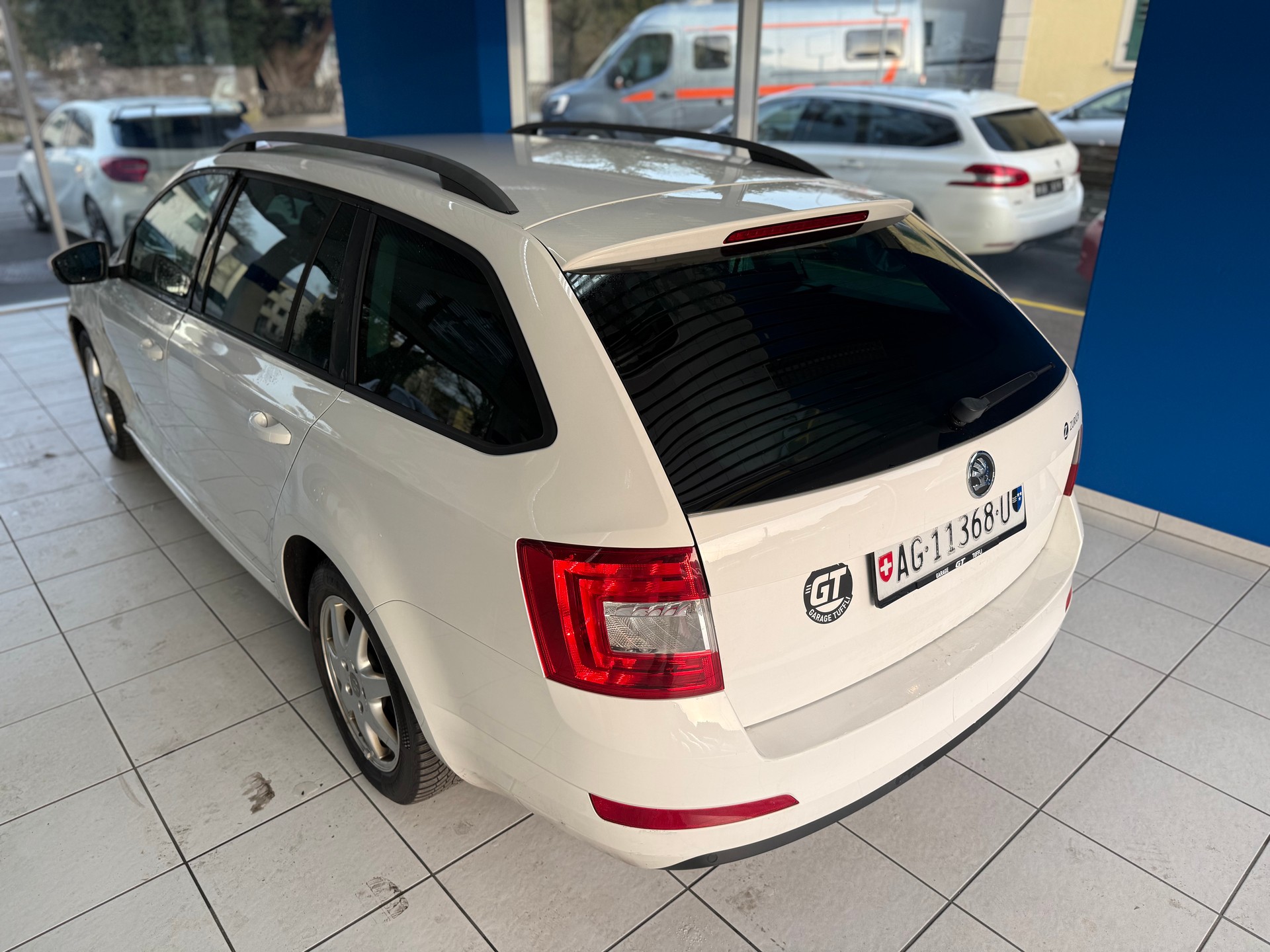 SKODA Octavia Combi 1.8 TSI Ambition 4x4 DSG-image-6