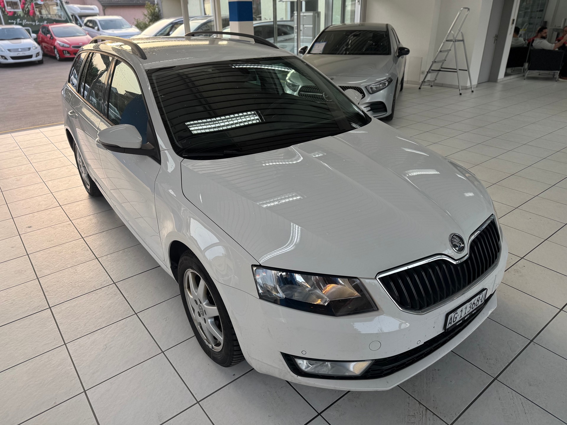 SKODA Octavia Combi 1.8 TSI Ambition 4x4 DSG-image-2
