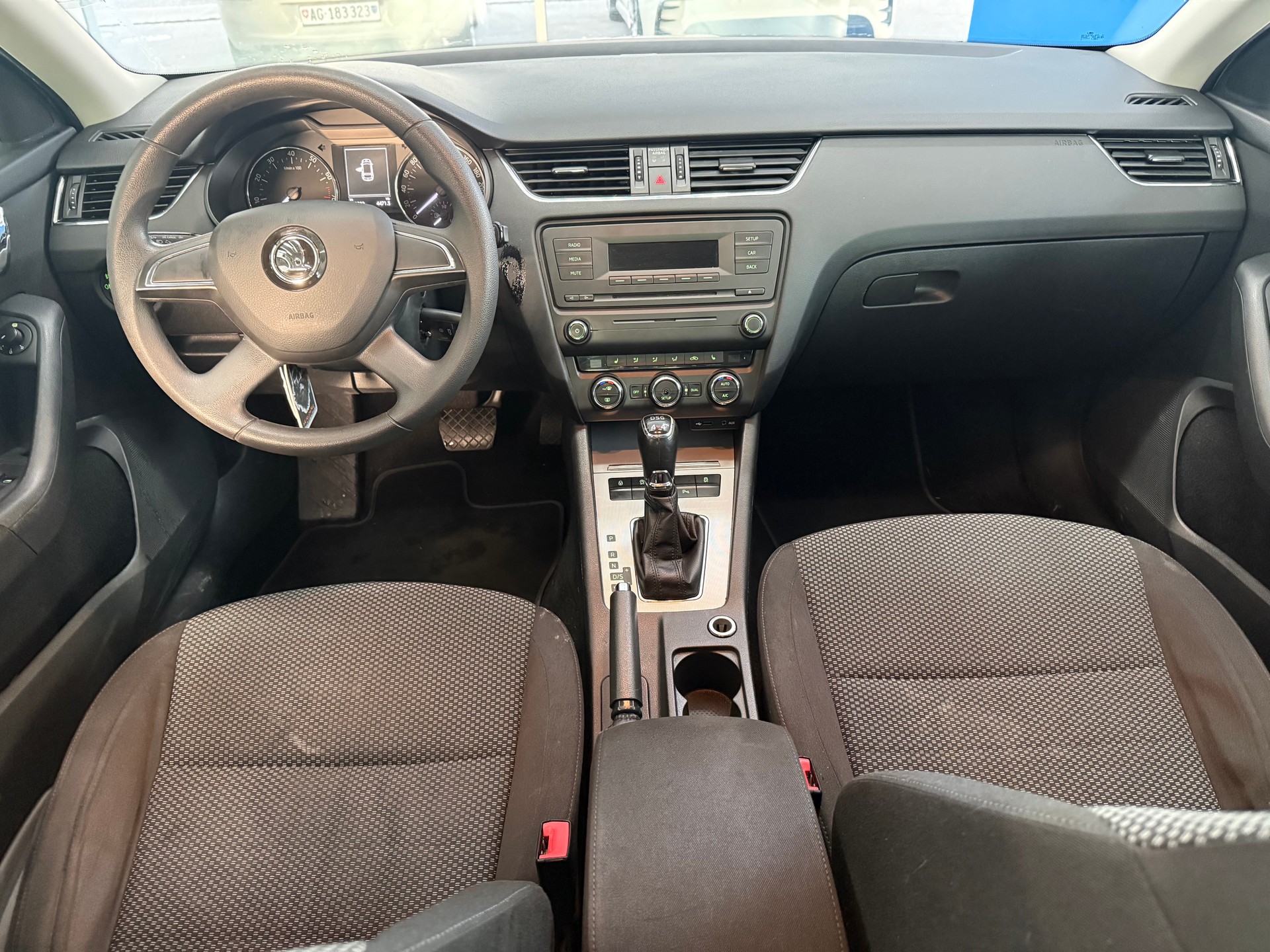 SKODA Octavia Combi 1.8 TSI Ambition 4x4 DSG-image-10