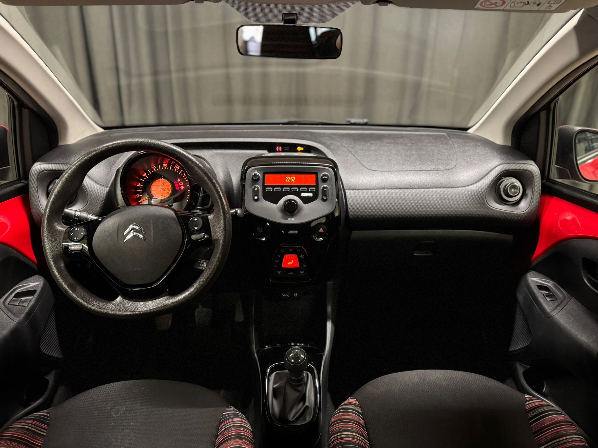 CITROEN C1 1.0 VTi Shine Stop&Start-image-8