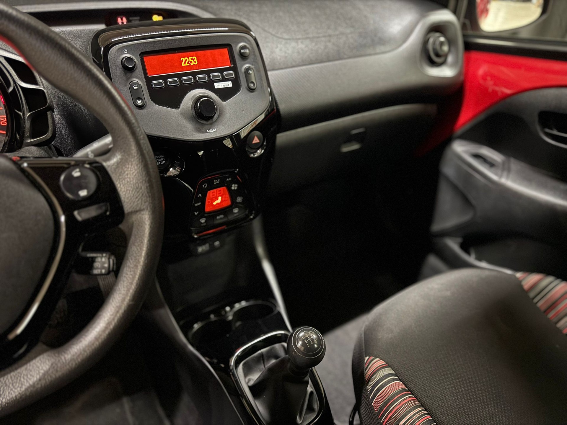 CITROEN C1 1.0 VTi Shine Stop&Start-image-12
