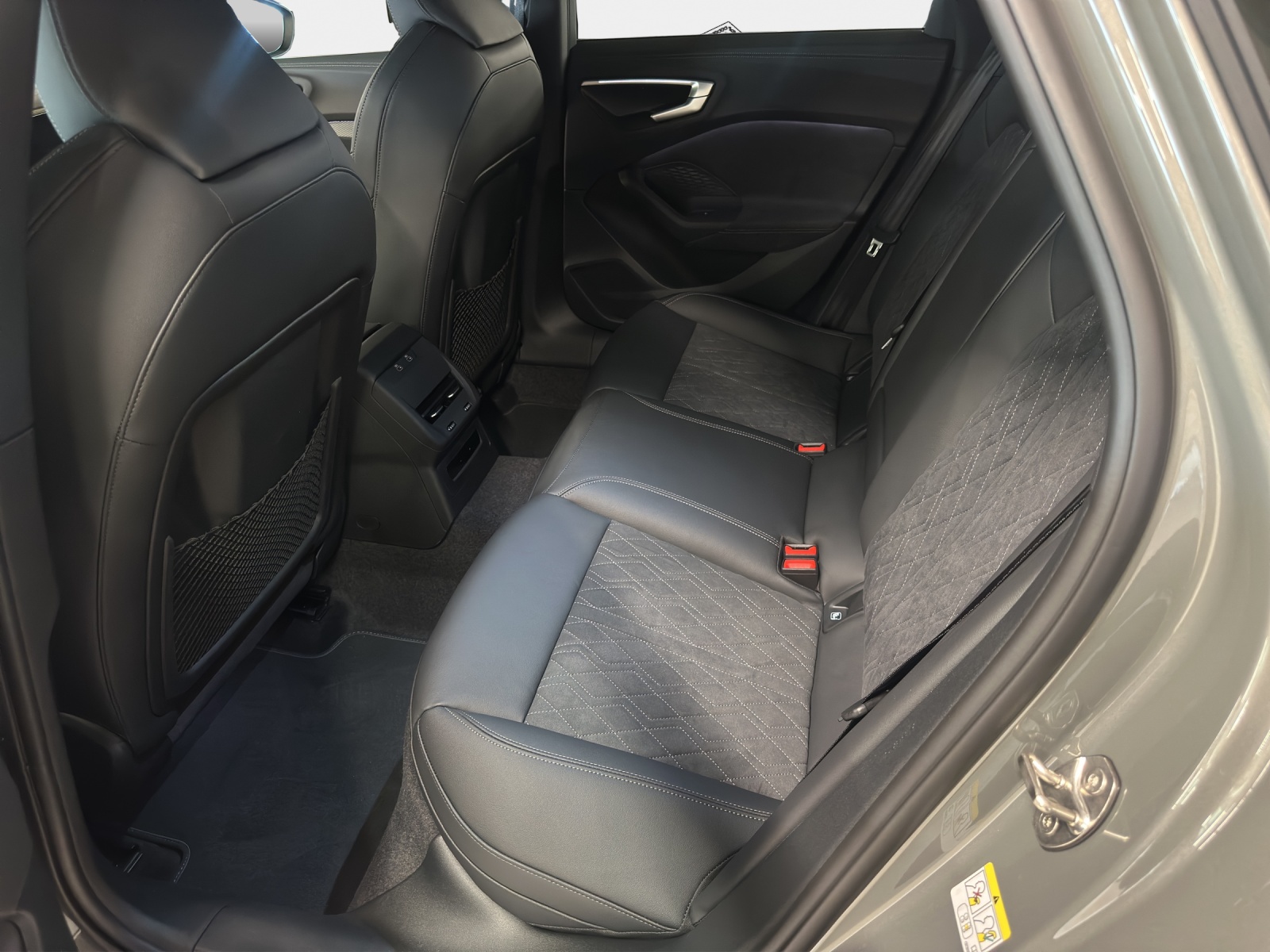 AUDI A5 Avant TDI quattro 150 kW S tronic-image-11
