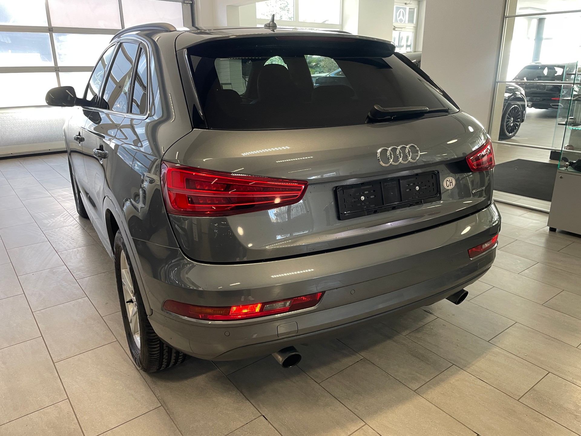 AUDI Q3 2.0 TFSI sport quattro S-tronic-image-4