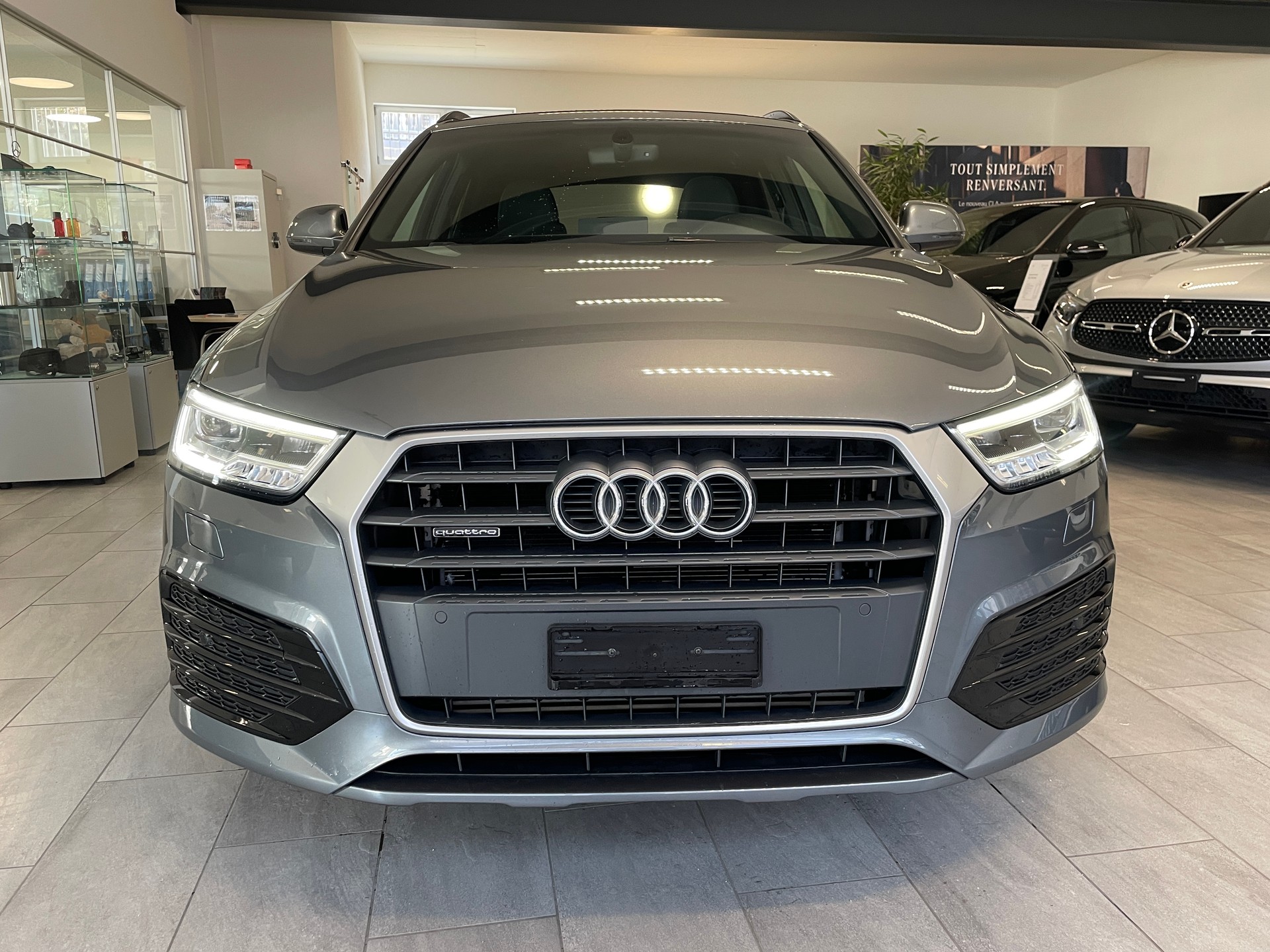 AUDI Q3 2.0 TFSI sport quattro S-tronic-image-1