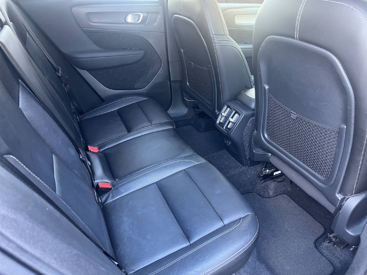 VOLVO XC40 2.0 D4 Inscription AWD-image-12