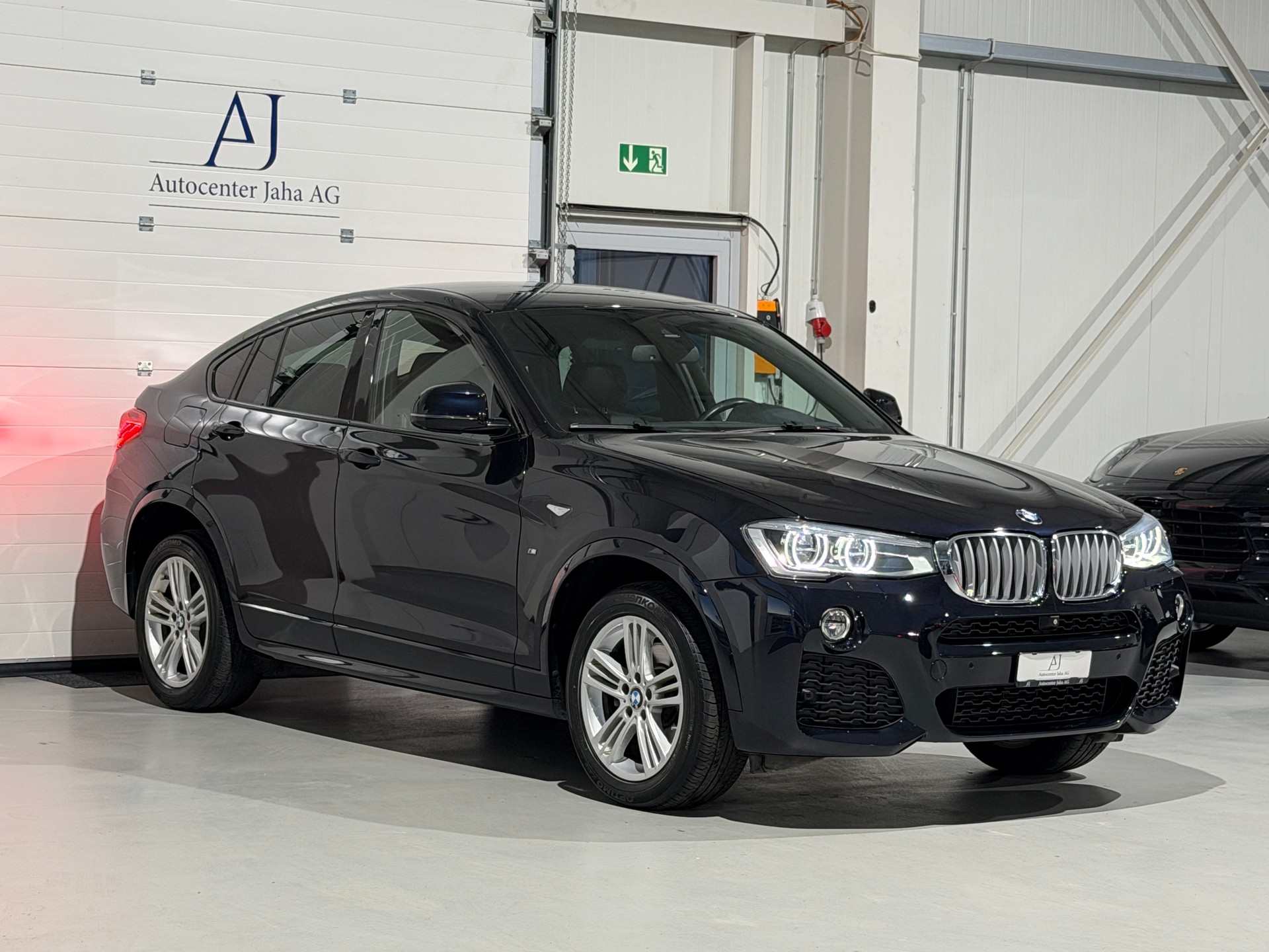 BMW X4 xDrive 30d M Sport Steptronic (CH)-image-4