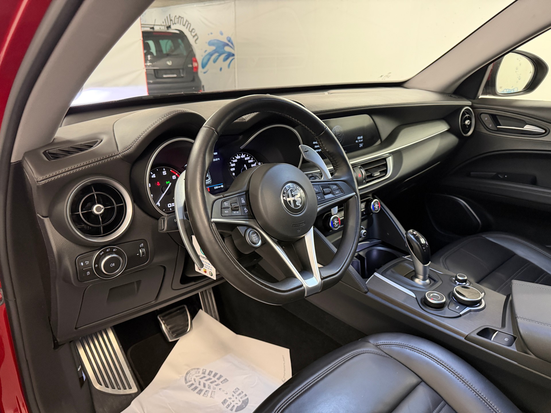 ALFA ROMEO Stelvio 2.0 Executive Q4 Automatic-image-11