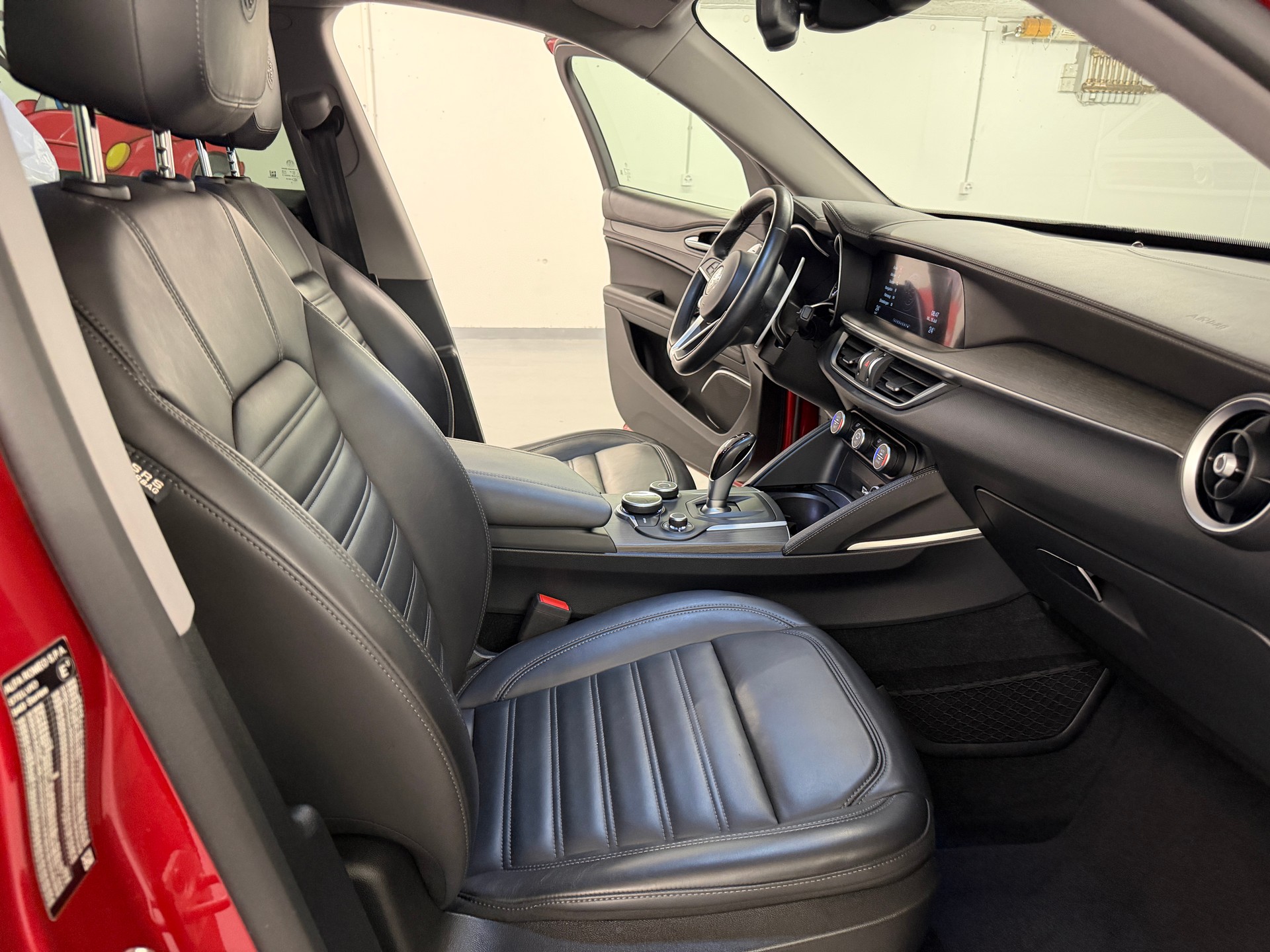 ALFA ROMEO Stelvio 2.0 Executive Q4 Automatic-image-12
