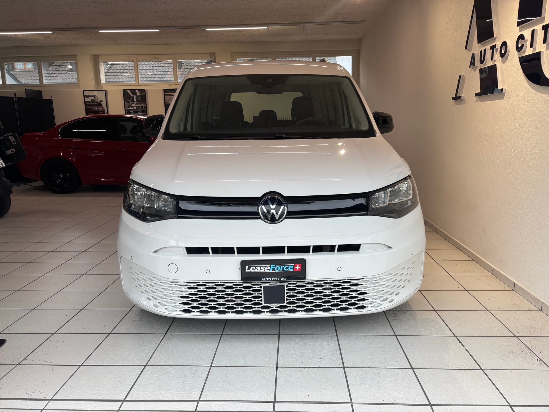 VW Caddy Kombi 2.0 TDI-image-4