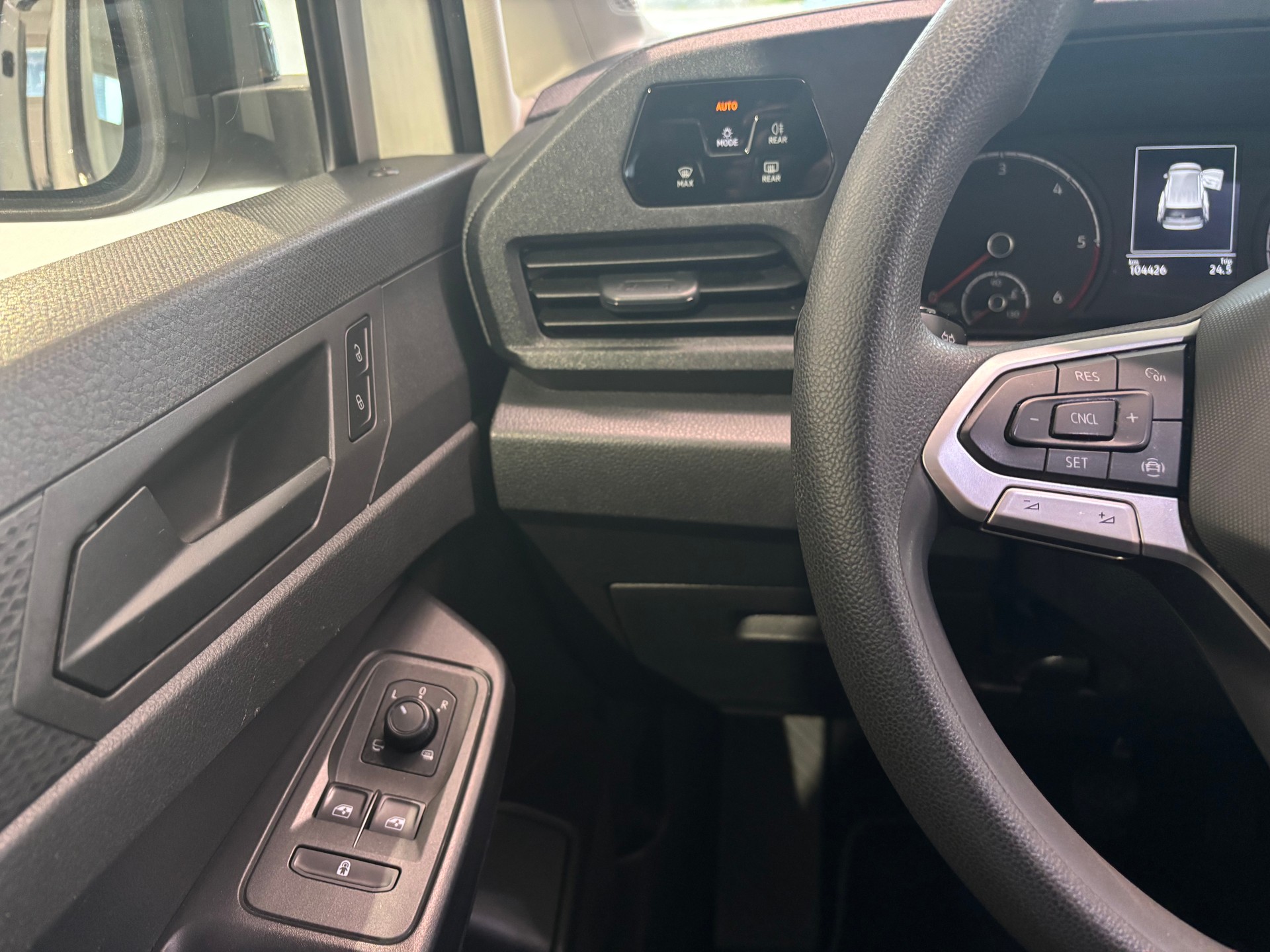 VW Caddy Kombi 2.0 TDI-image-9