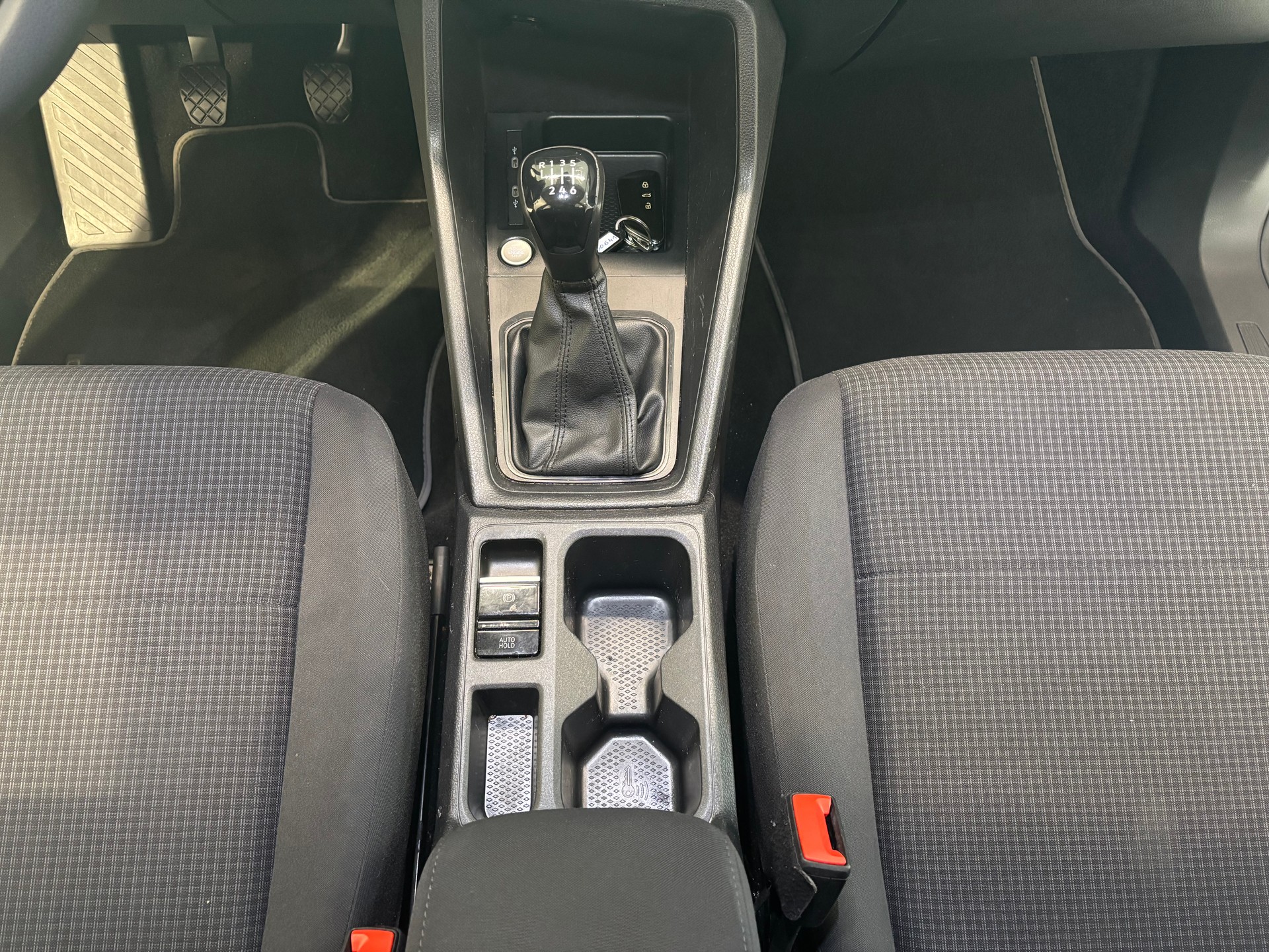 VW Caddy Kombi 2.0 TDI-image-12