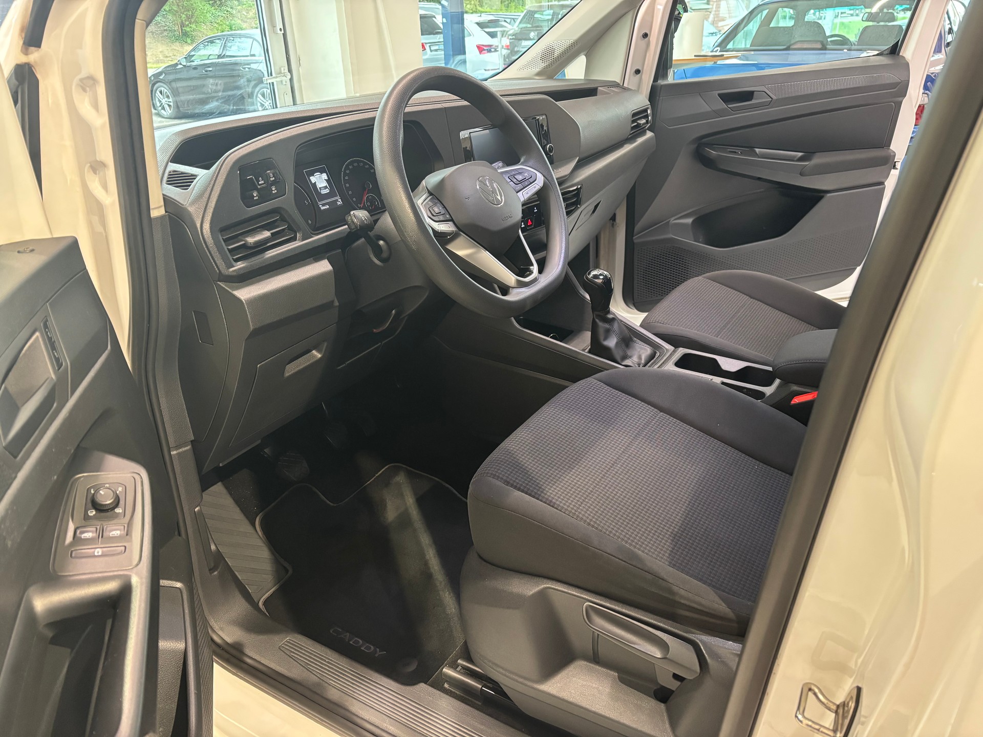 VW Caddy Kombi 2.0 TDI-image-7