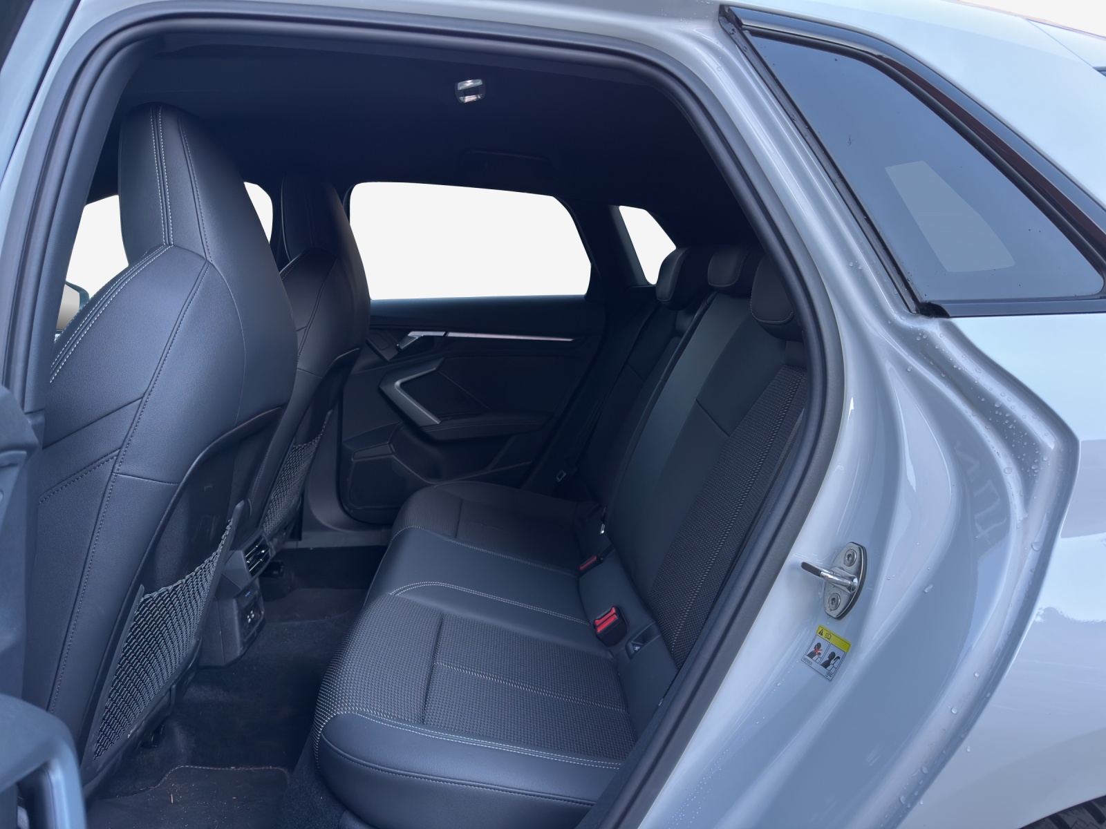 AUDI S3 Sportback TFSI quattro S-tronic-image-11